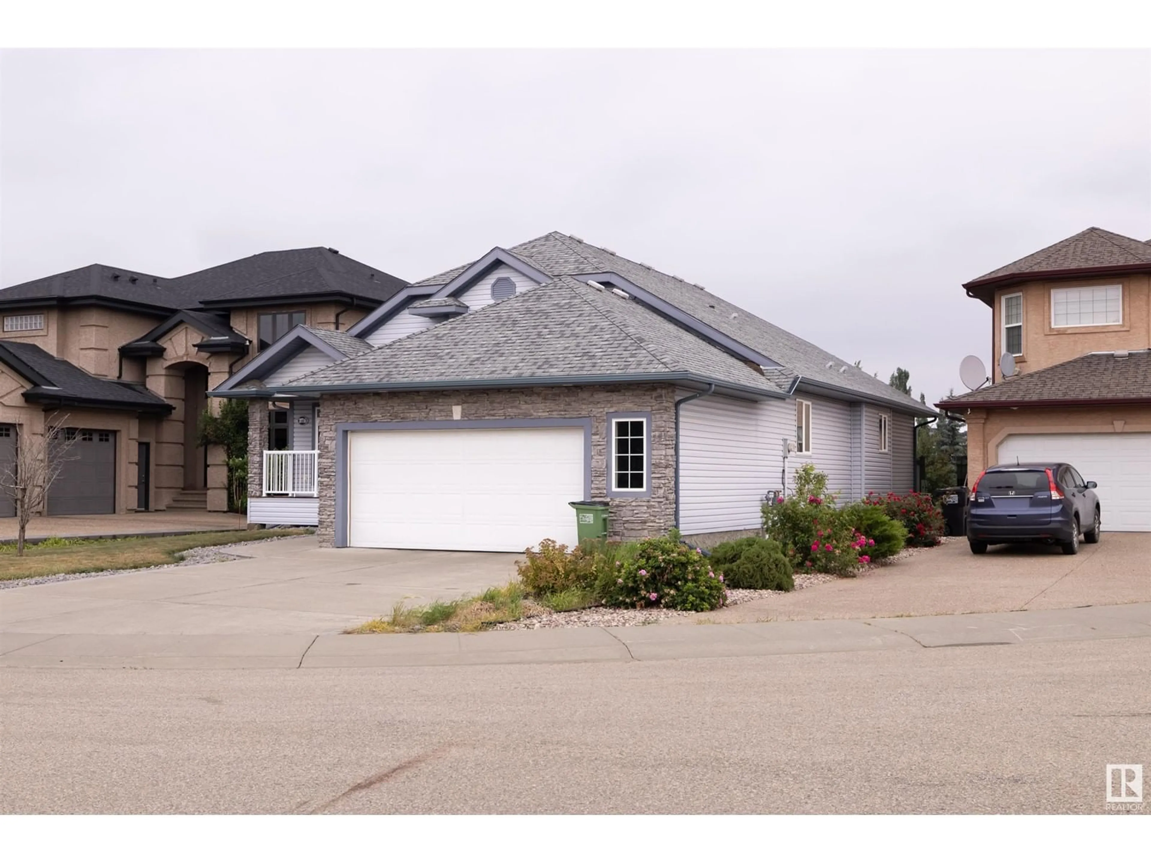 Frontside or backside of a home for 20716 90 AV NW, Edmonton Alberta T5T1T4