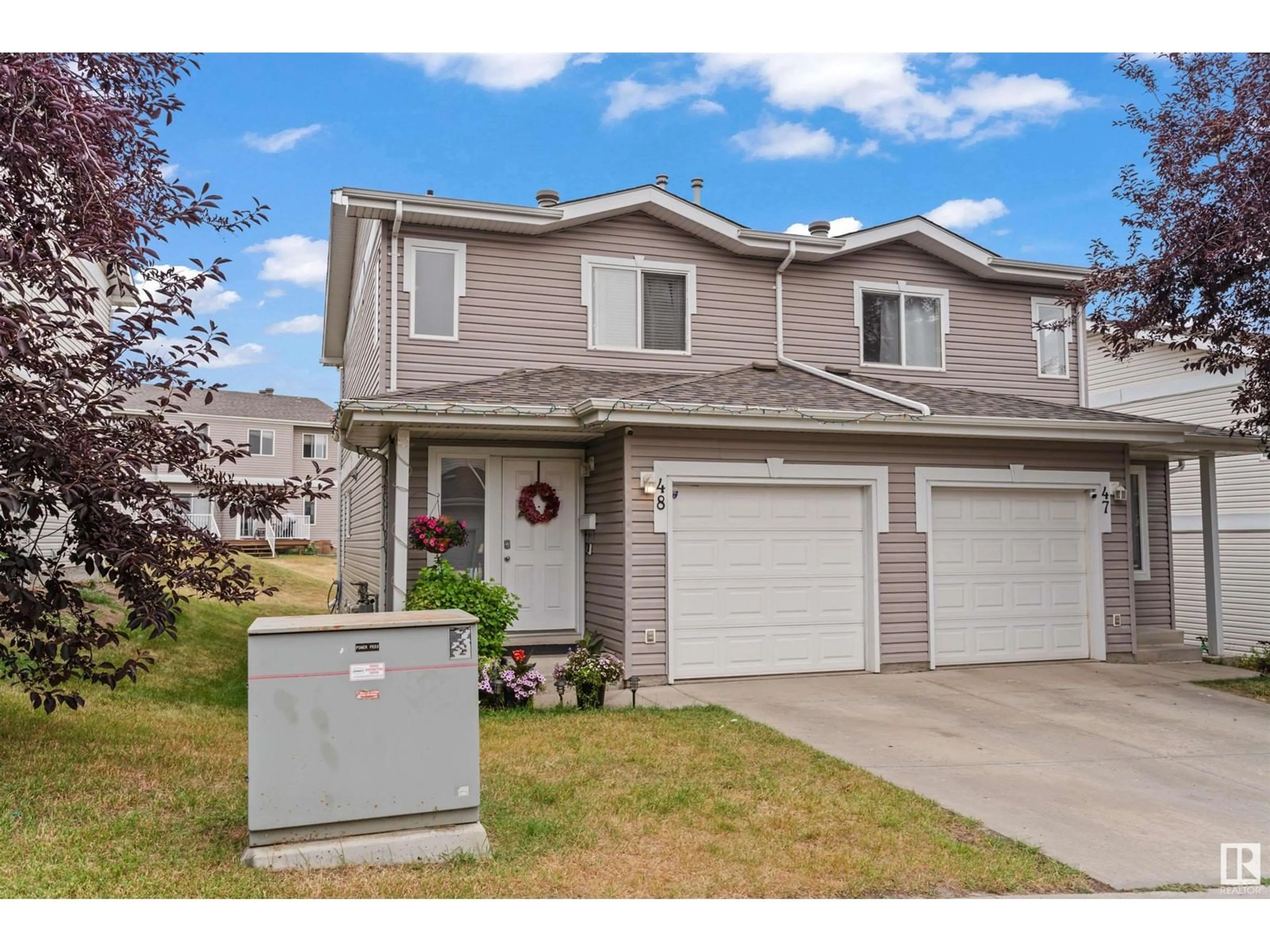 A pic from exterior of the house or condo for #48 130 HYNDMAN CR NW, Edmonton Alberta T5A0E8