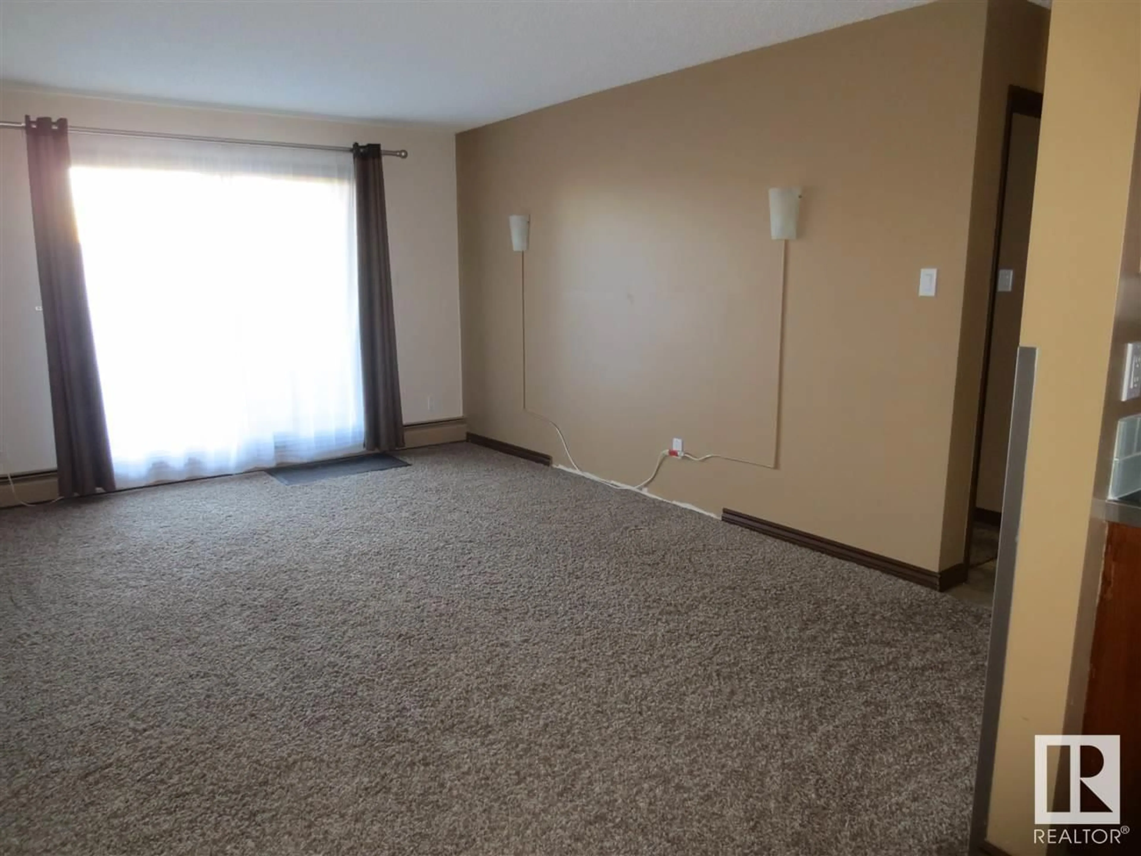 A pic of a room for #110 3610 43 AV NW, Edmonton Alberta T6L5T2