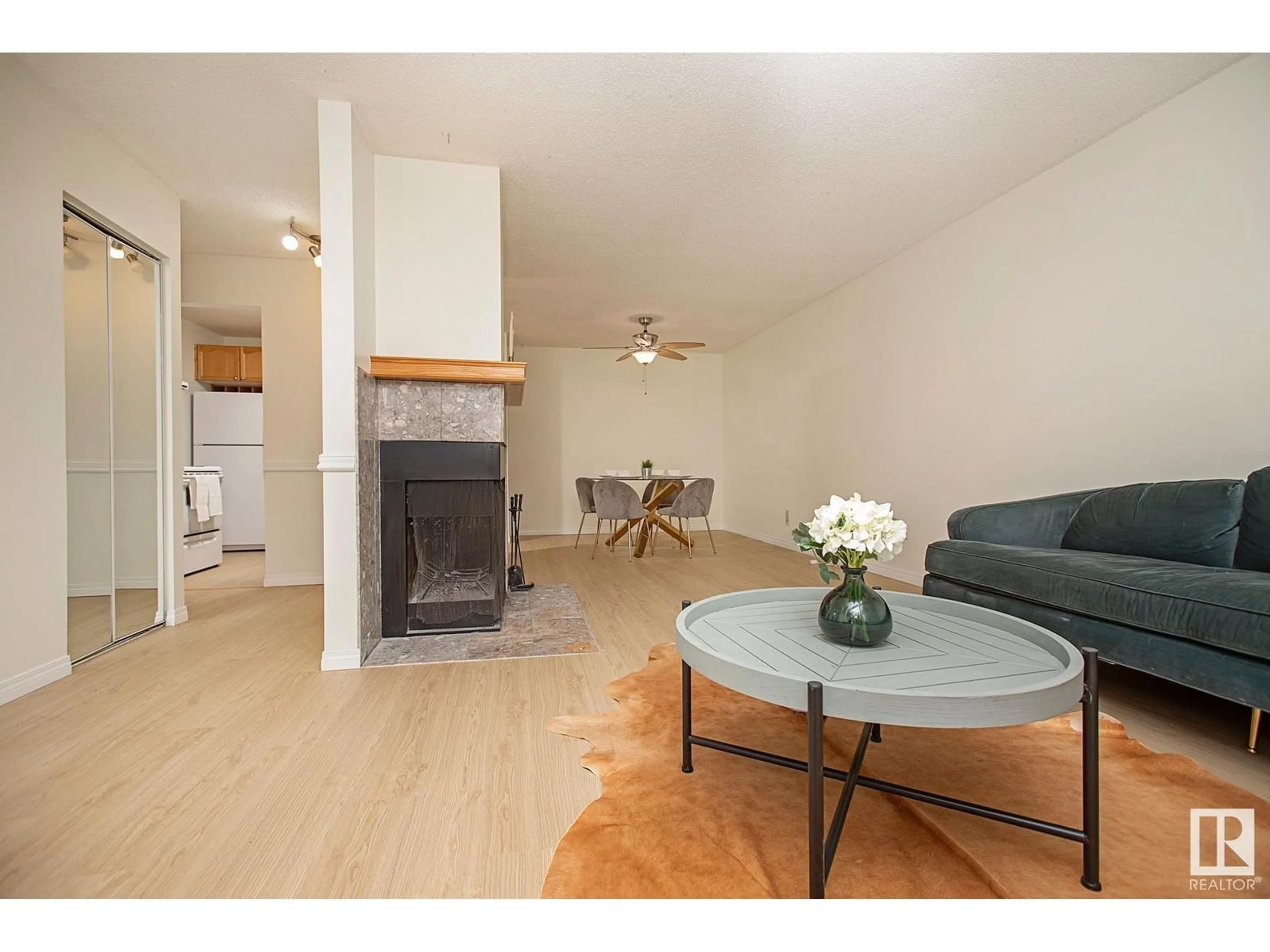 A pic of a room for 15047 26 ST NW, Edmonton Alberta T5Y2J6