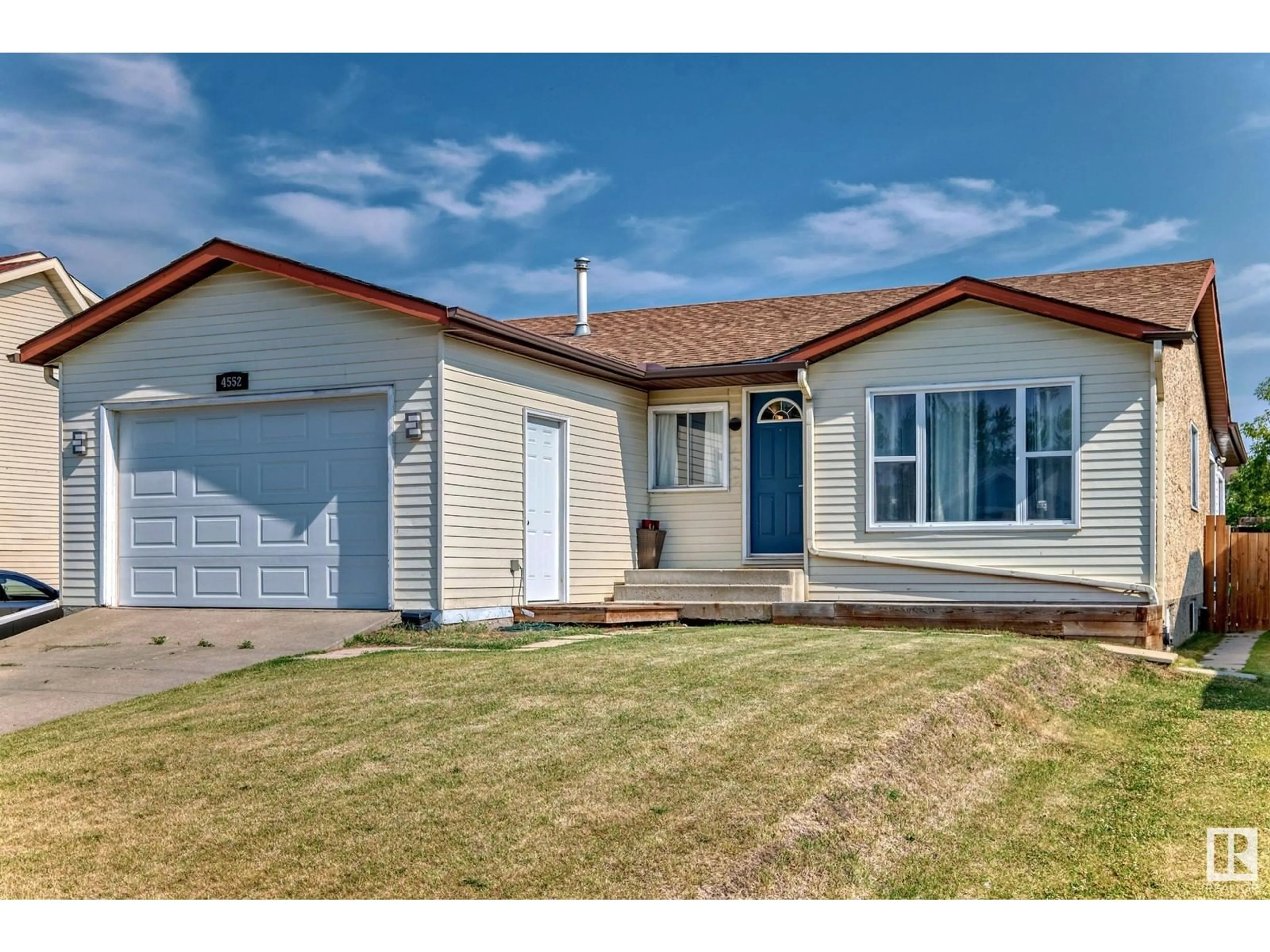 Frontside or backside of a home for 4552 35 ave NW, Edmonton Alberta T6L4X5