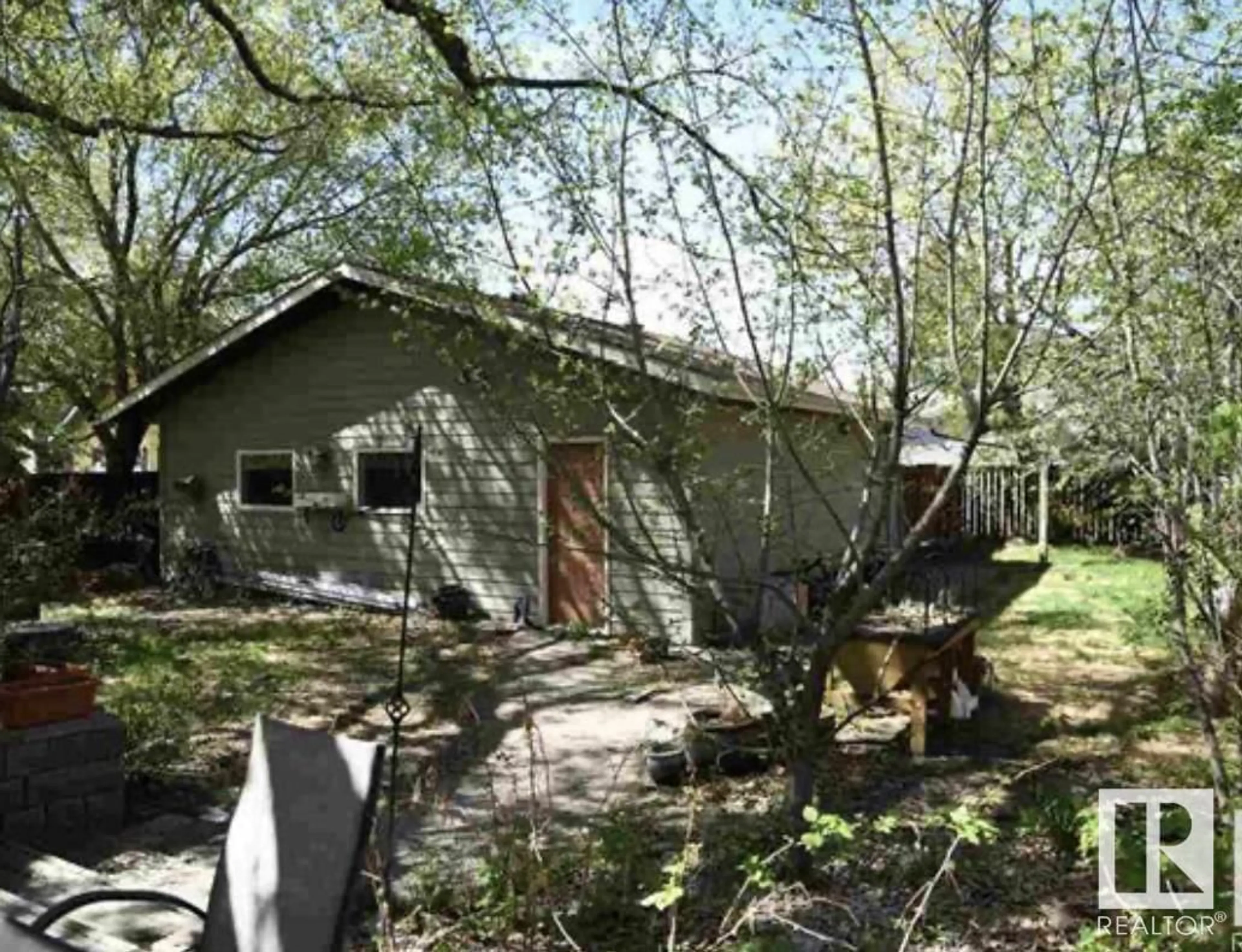 Frontside or backside of a home for 10010 147 ST NW, Edmonton Alberta T5N3B7