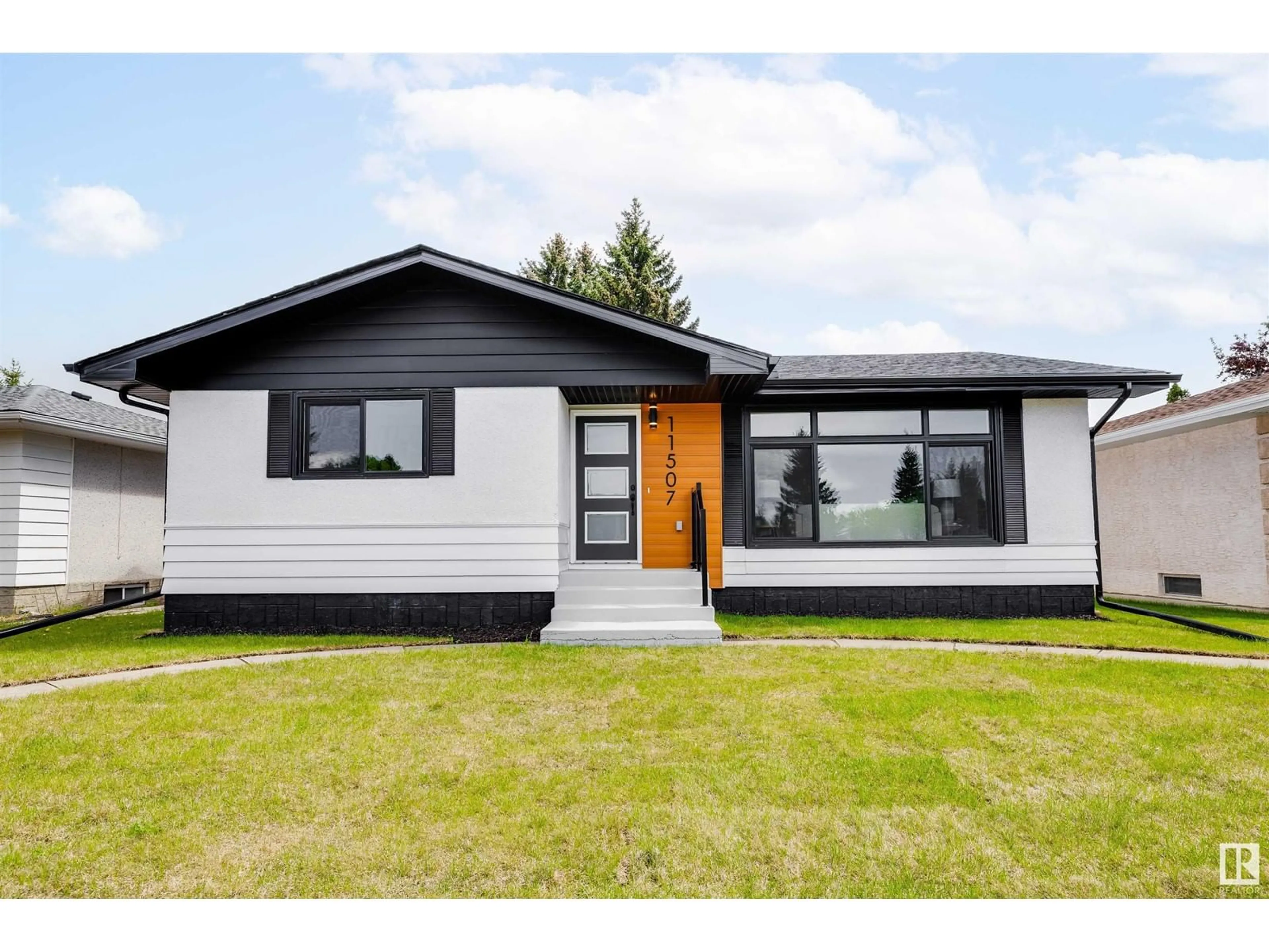 Home with vinyl exterior material for 11507 39 AV NW, Edmonton Alberta T6J0M5
