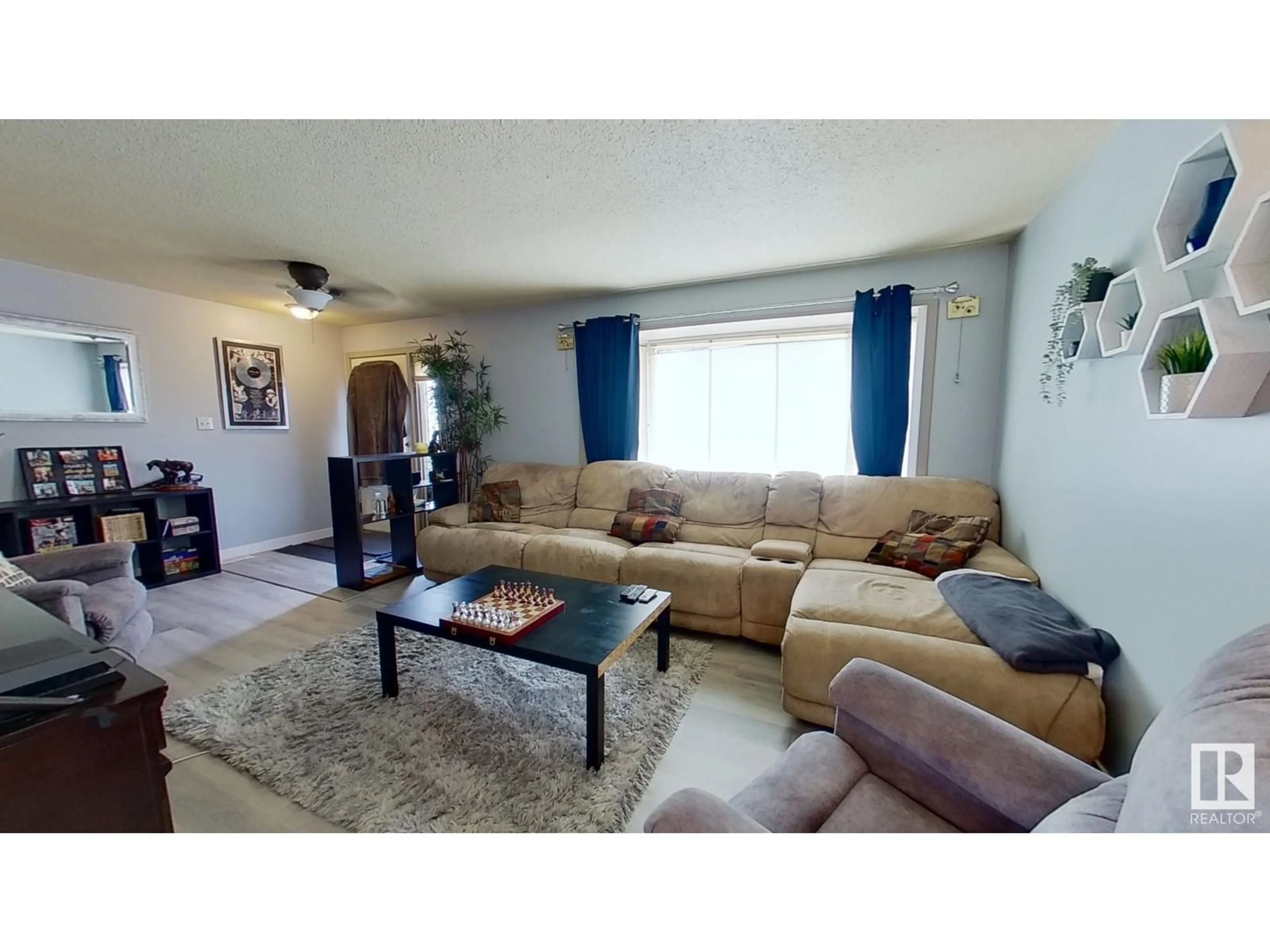 Living room for 112 GEORGIAN WY, Sherwood Park Alberta T8A2W2