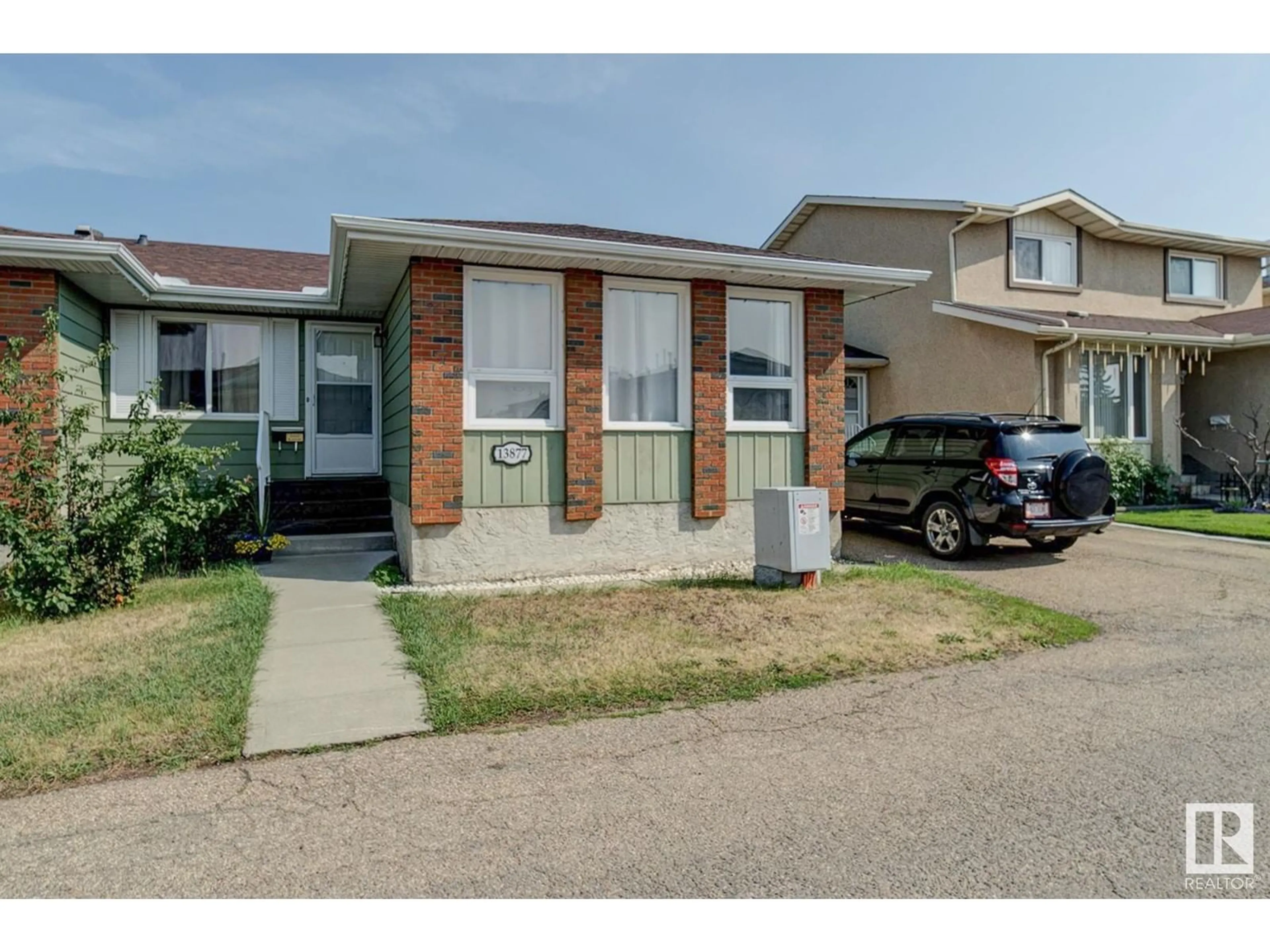 A pic from exterior of the house or condo for 13877 114 ST NW, Edmonton Alberta T5X4A1