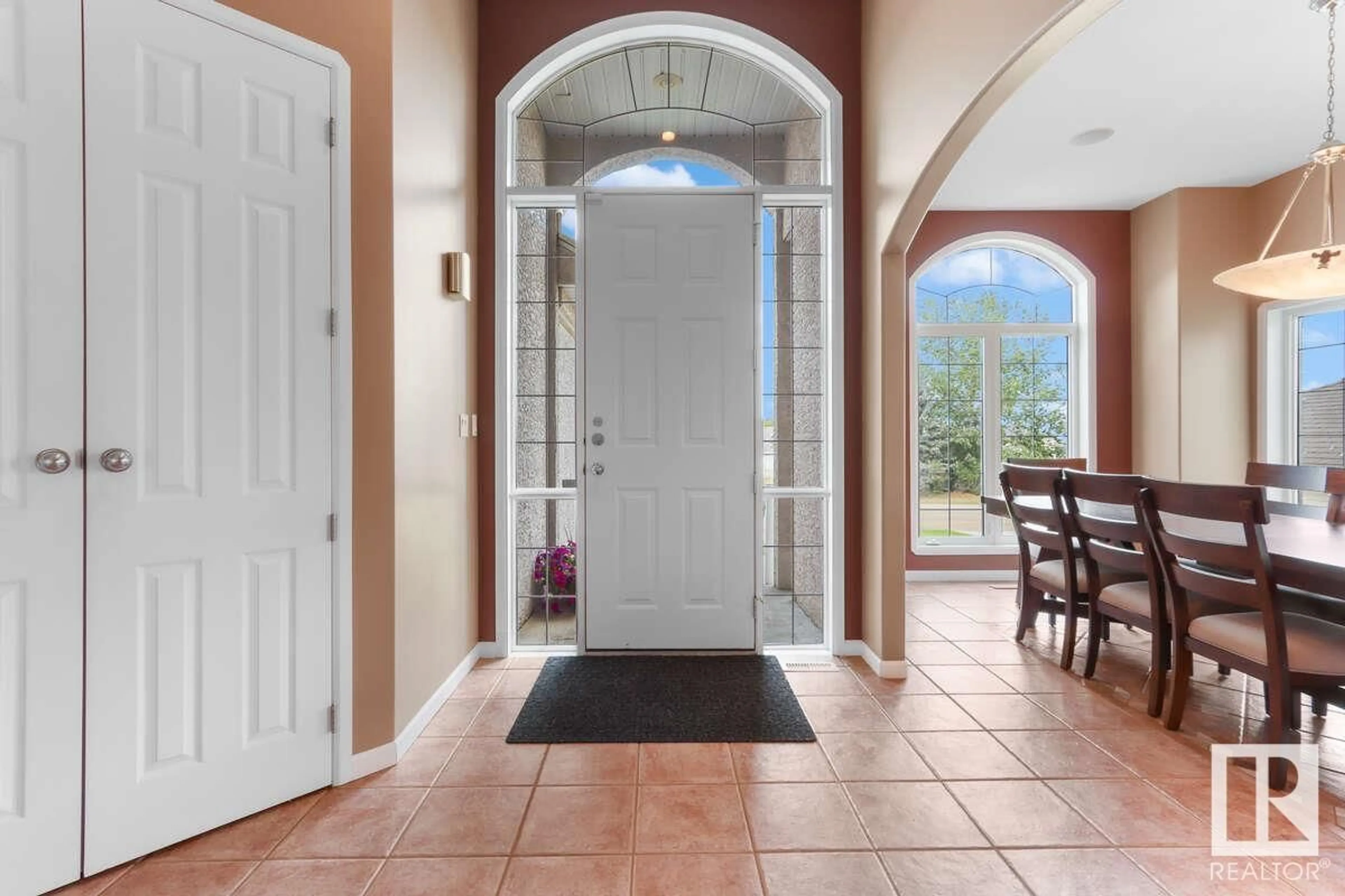 Indoor entryway, ceramic floors for 3 Celebrity Estate DR, Drayton Valley Alberta T7A1G3