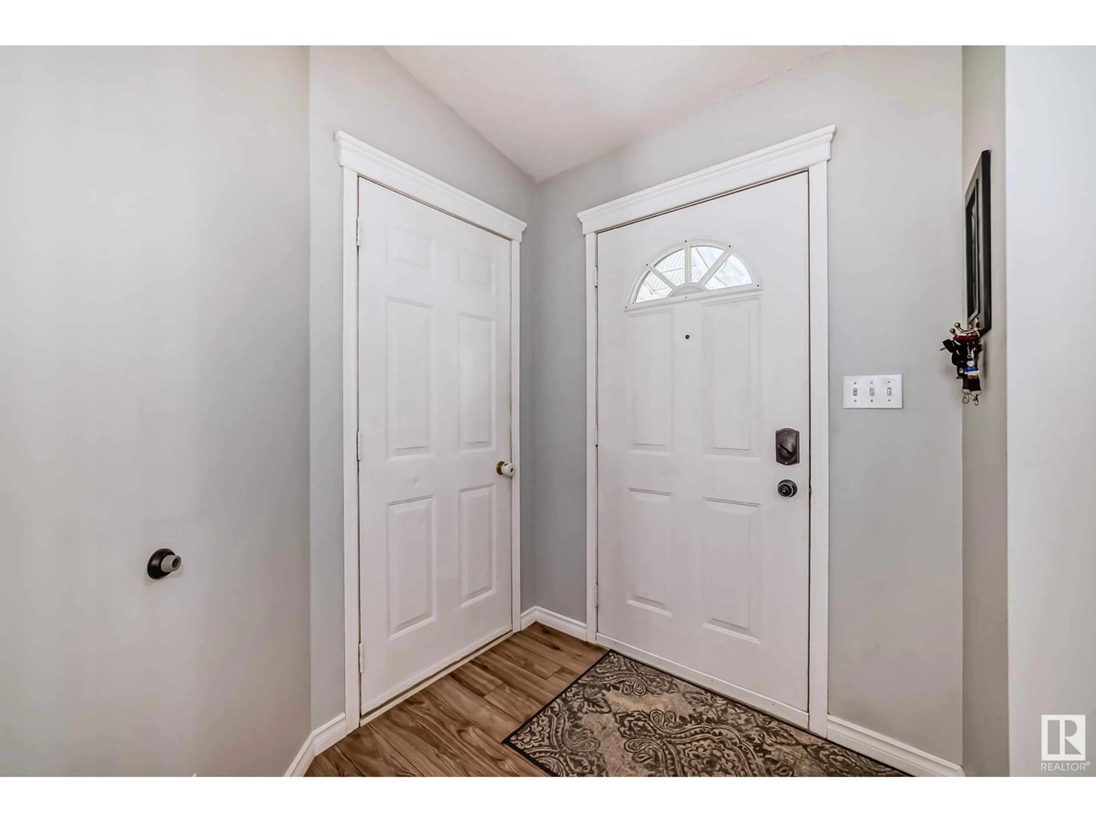 Indoor entryway for 136 HIGHLAND WY, Sherwood Park Alberta T8A5M6