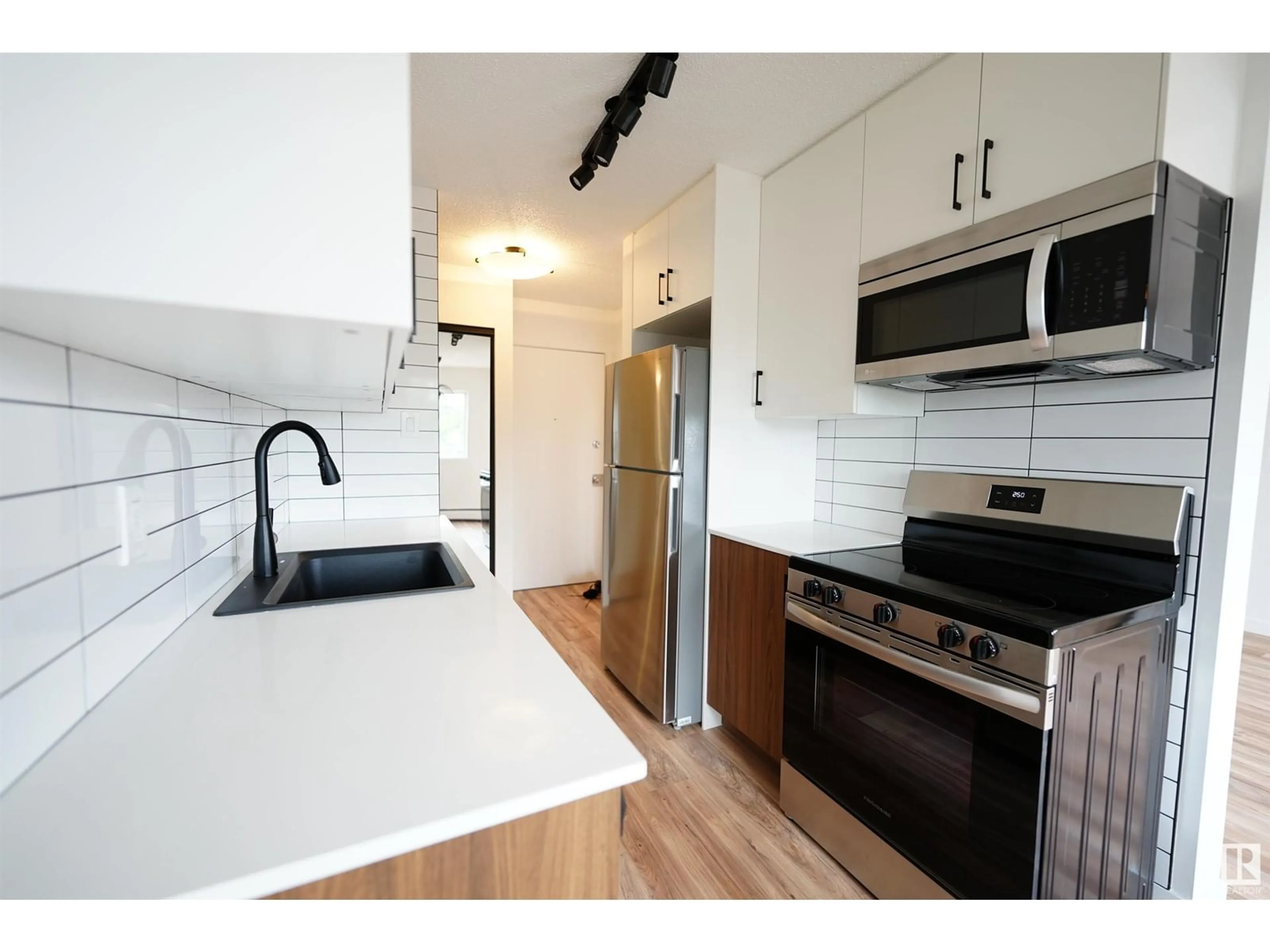 Standard kitchen for #309 11735 124 ST NW, Edmonton Alberta T5M0L1