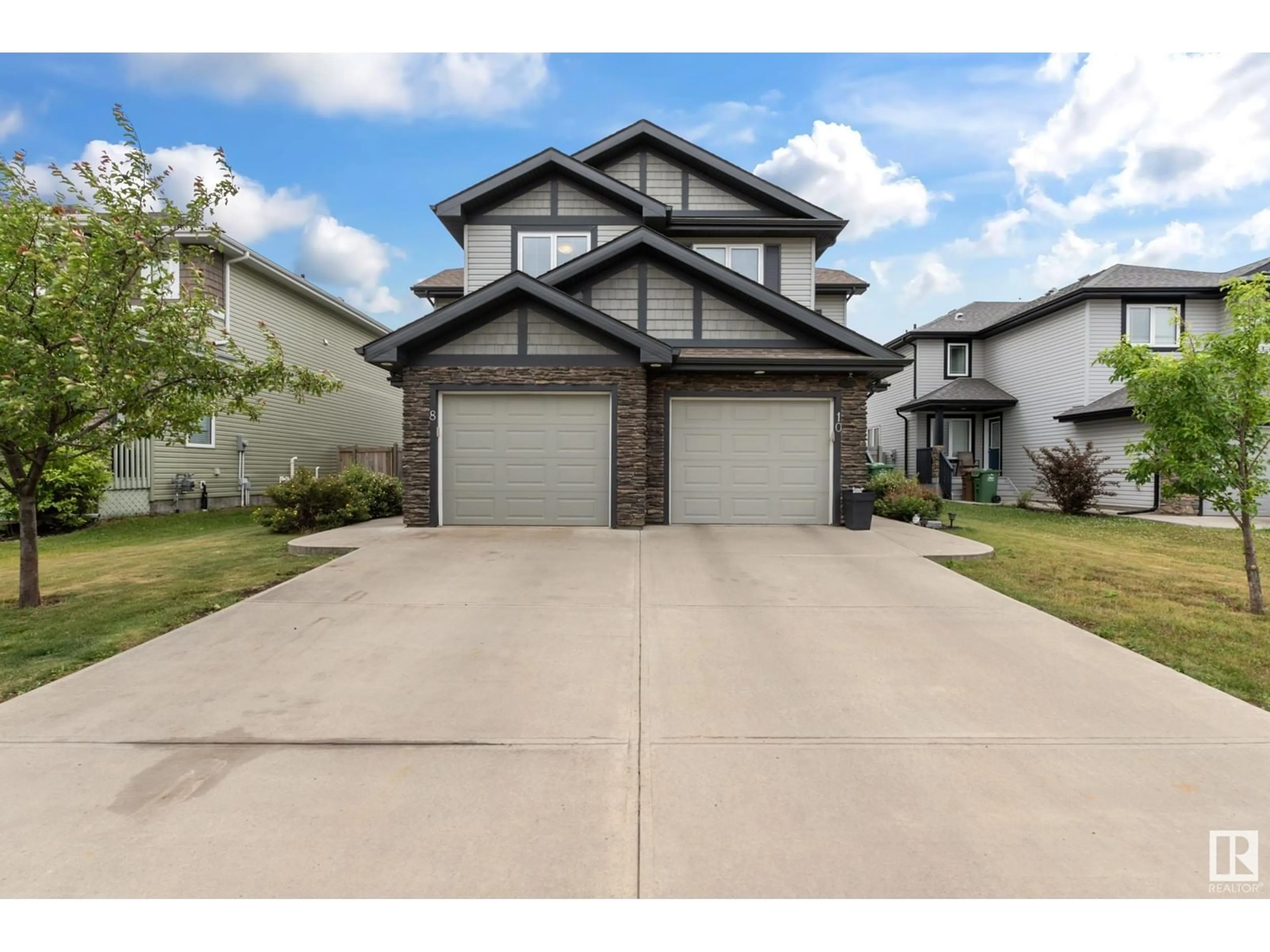 Frontside or backside of a home for 8 RED TAIL WY, St. Albert Alberta T8N7N7