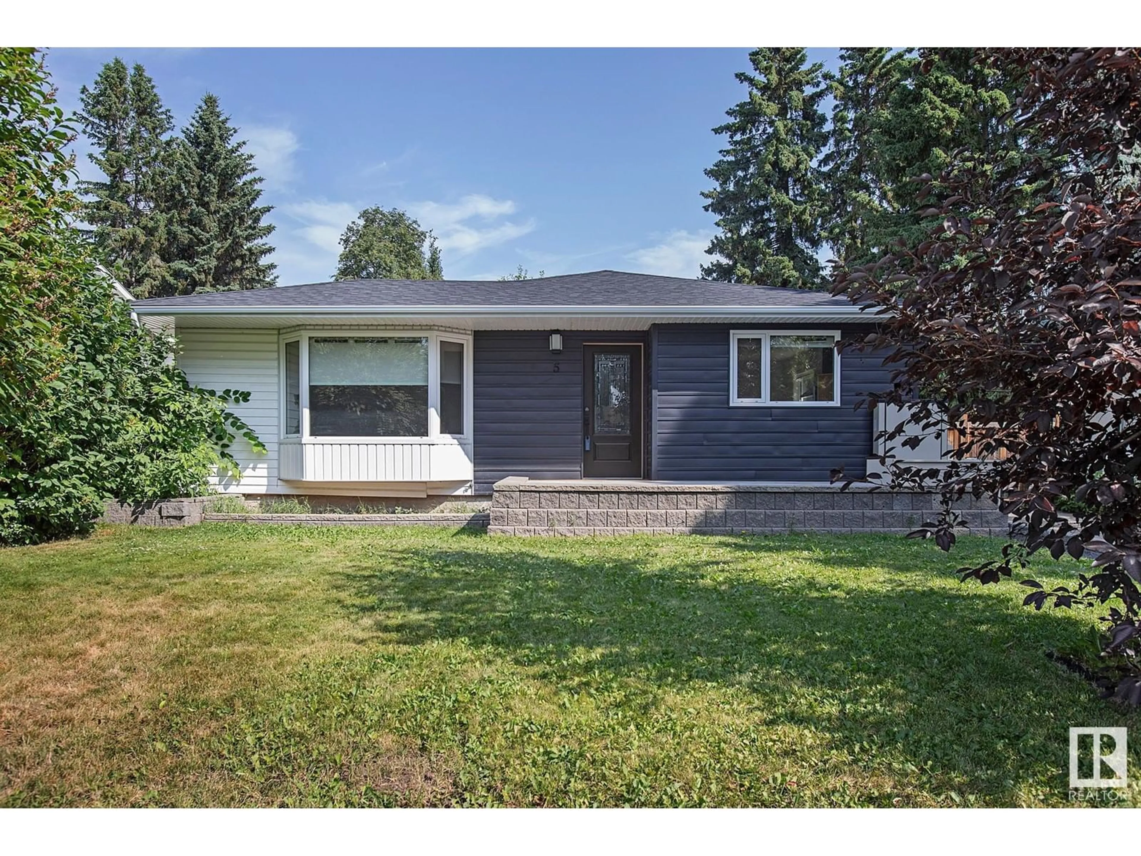 Frontside or backside of a home for 5 ROBIN ST, Sherwood Park Alberta T8A0G6