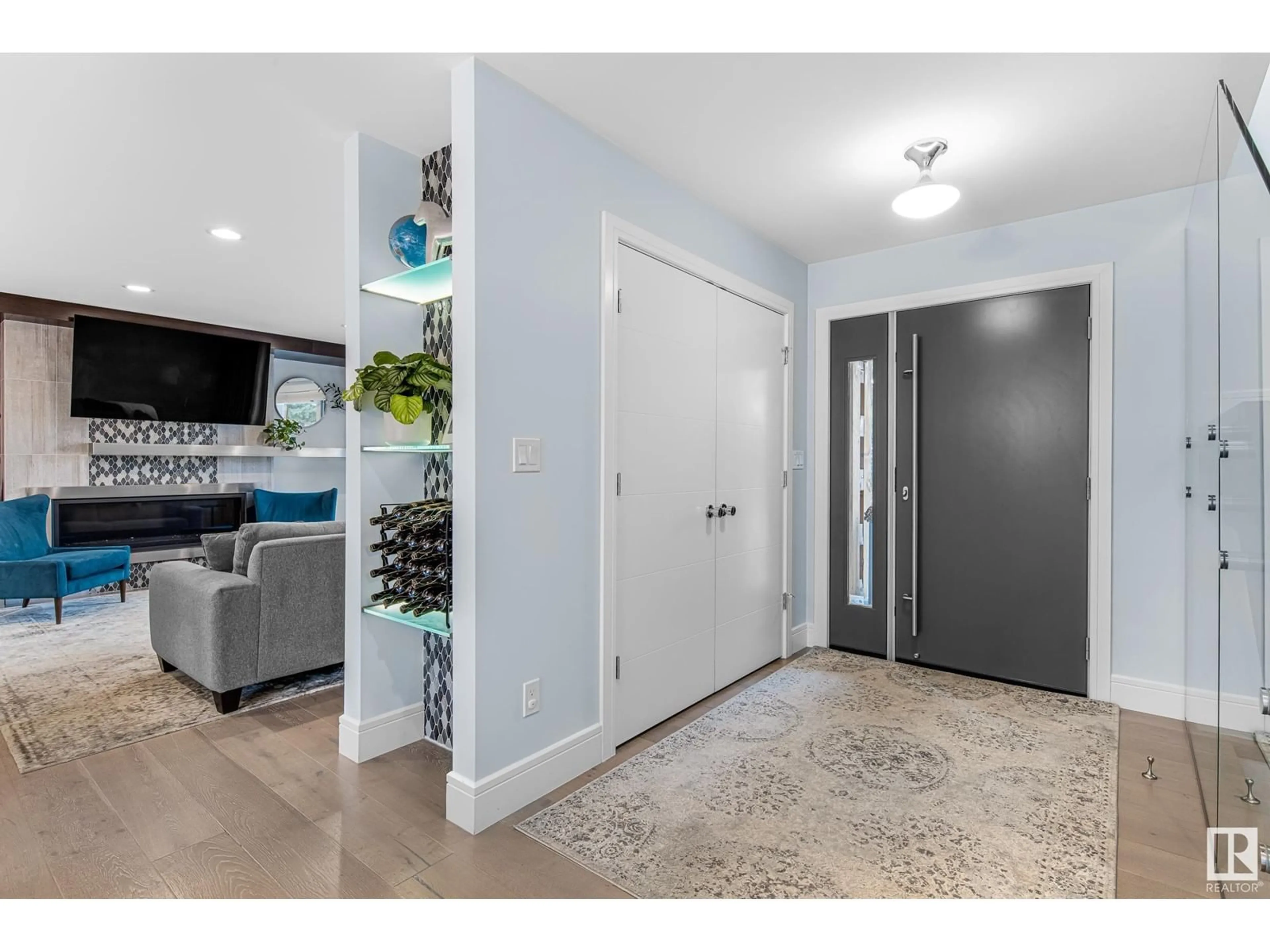 Indoor entryway for 10815 138 ST NW, Edmonton Alberta T5M1P1