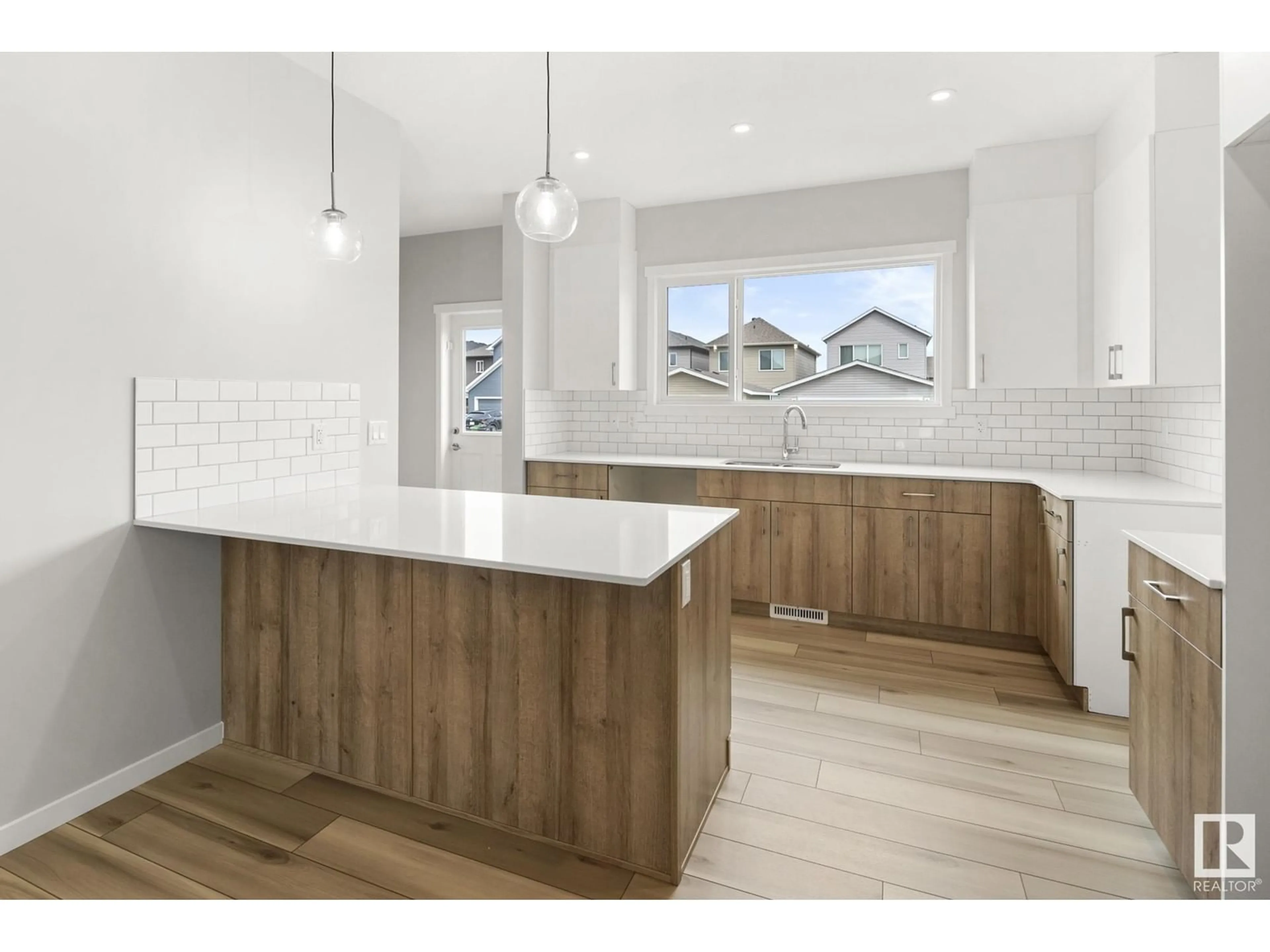 Contemporary kitchen for 27 DORAIS WY, Fort Saskatchewan Alberta T8L0Y8