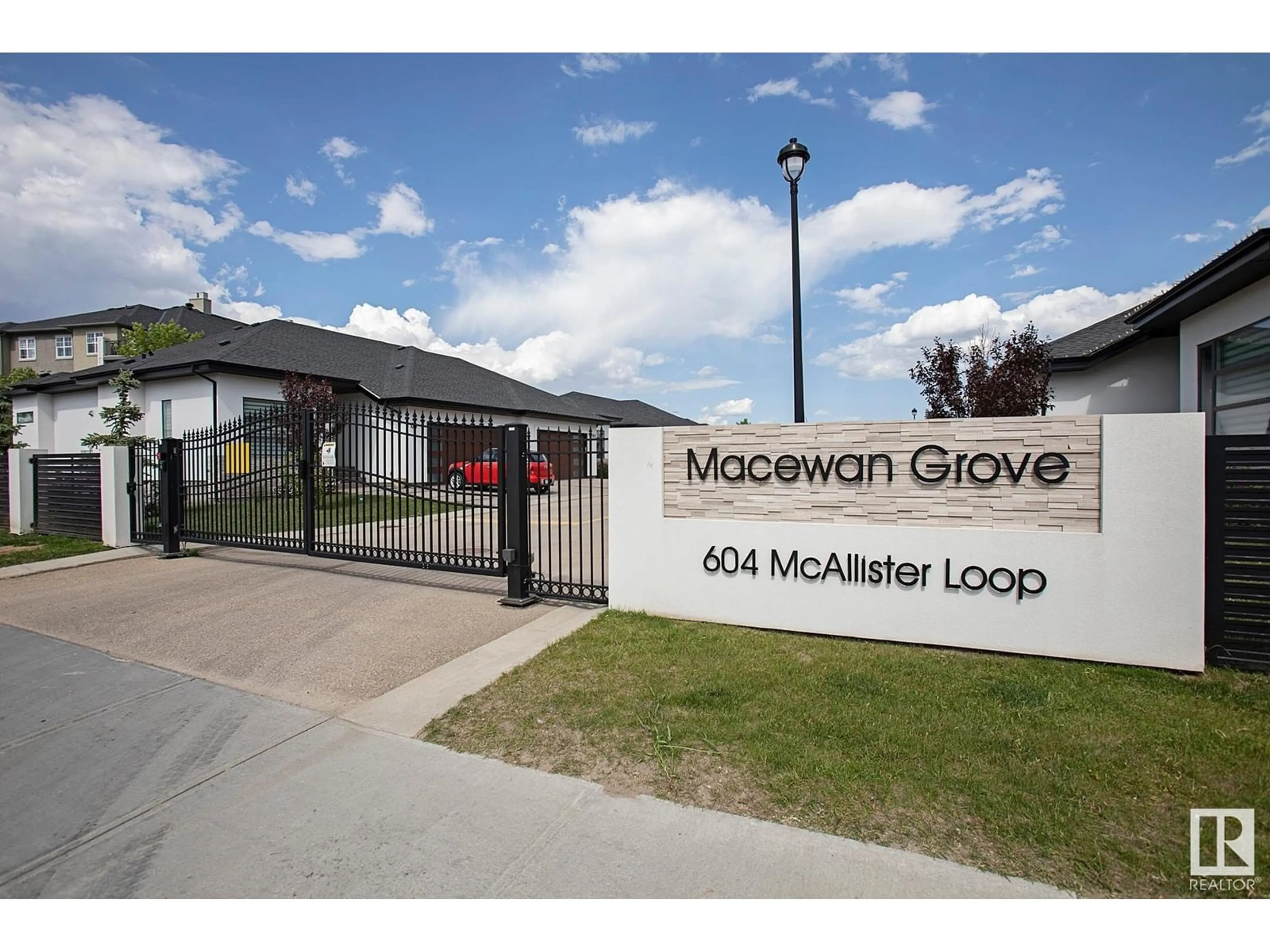 Indoor foyer for #2 604 MCALLISTER LO SW, Edmonton Alberta T6W3L4