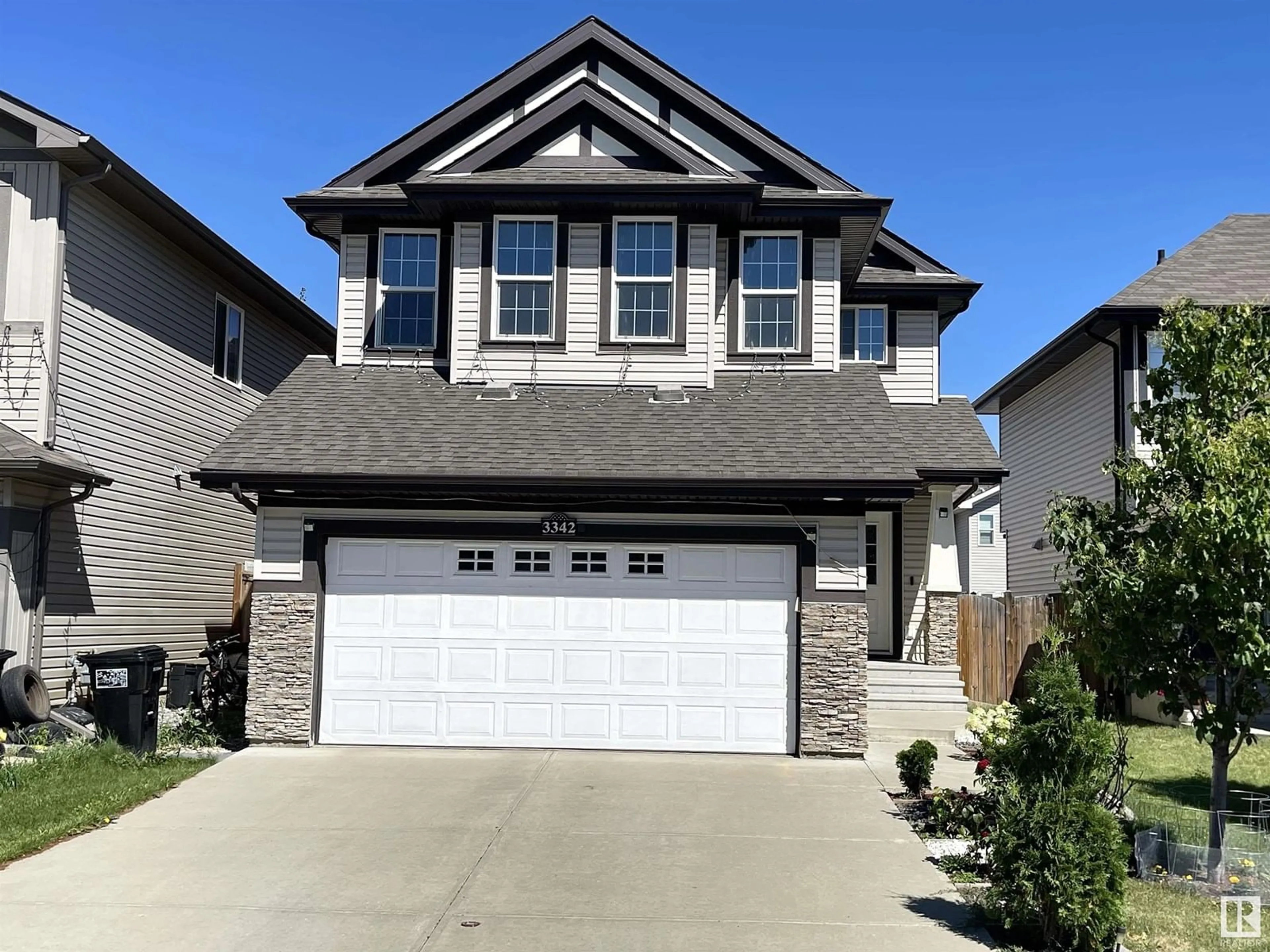 Frontside or backside of a home, the street view for 3342 18A AV NW, Edmonton Alberta T6T0R4