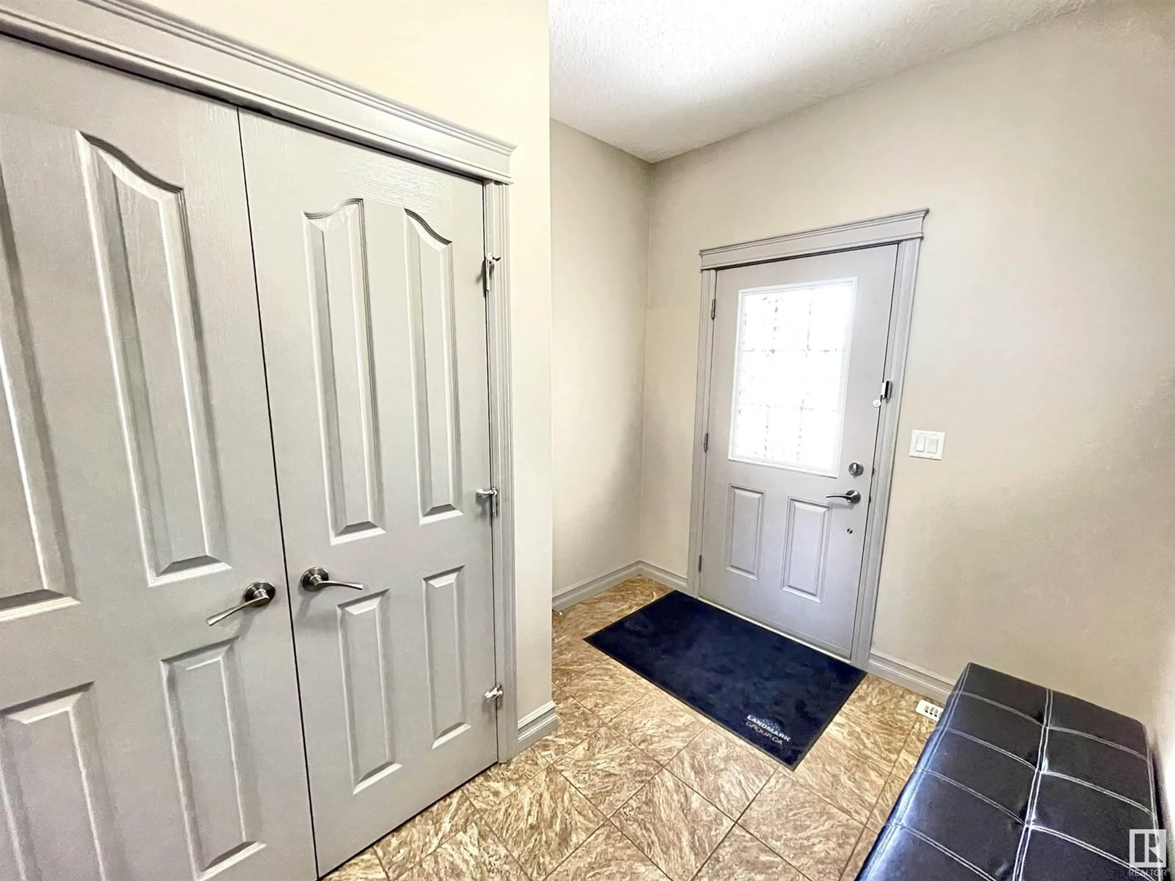 Indoor entryway, unknown floor for 3342 18A AV NW, Edmonton Alberta T6T0R4