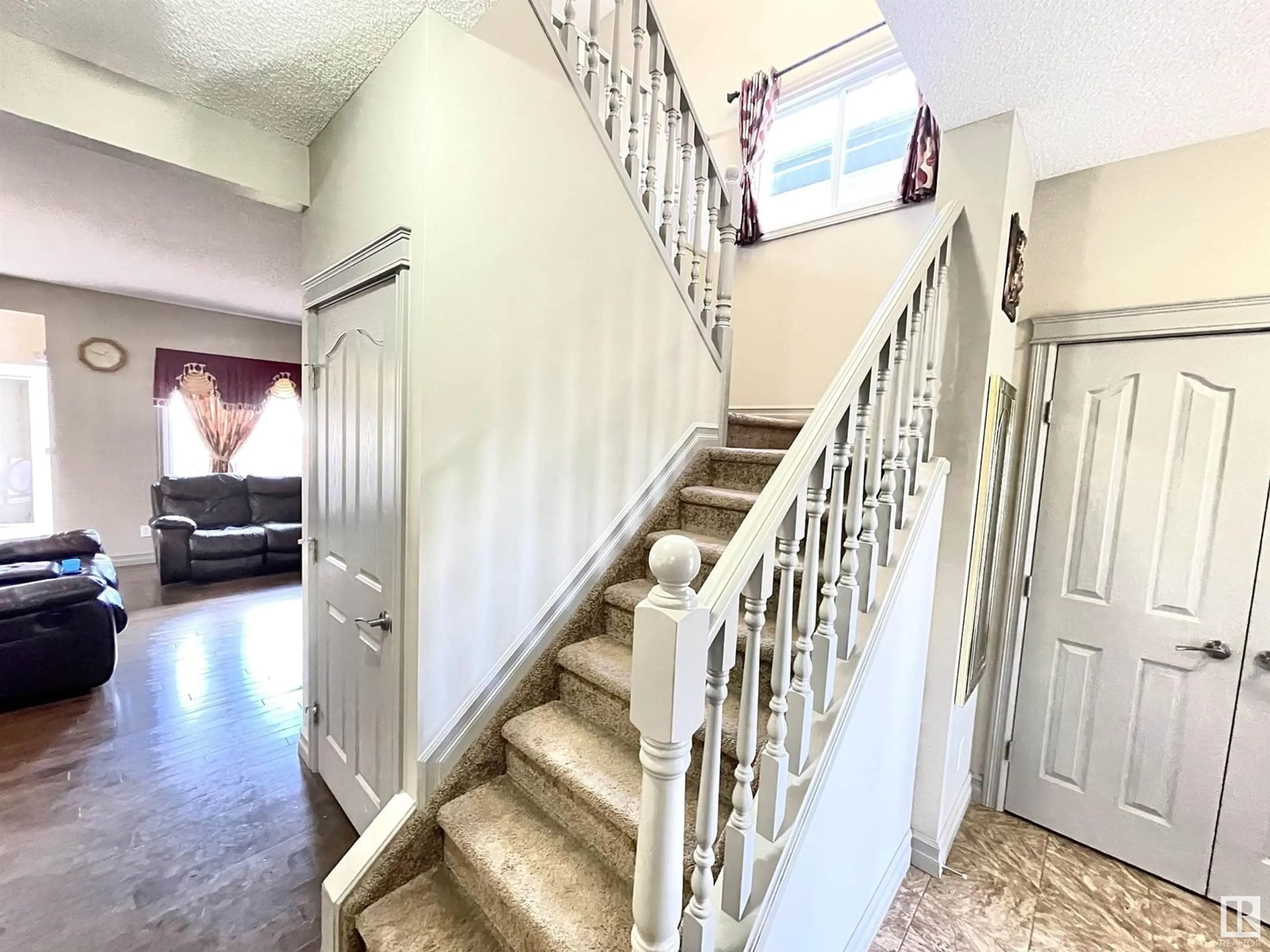 Indoor foyer, unknown floor for 3342 18A AV NW, Edmonton Alberta T6T0R4