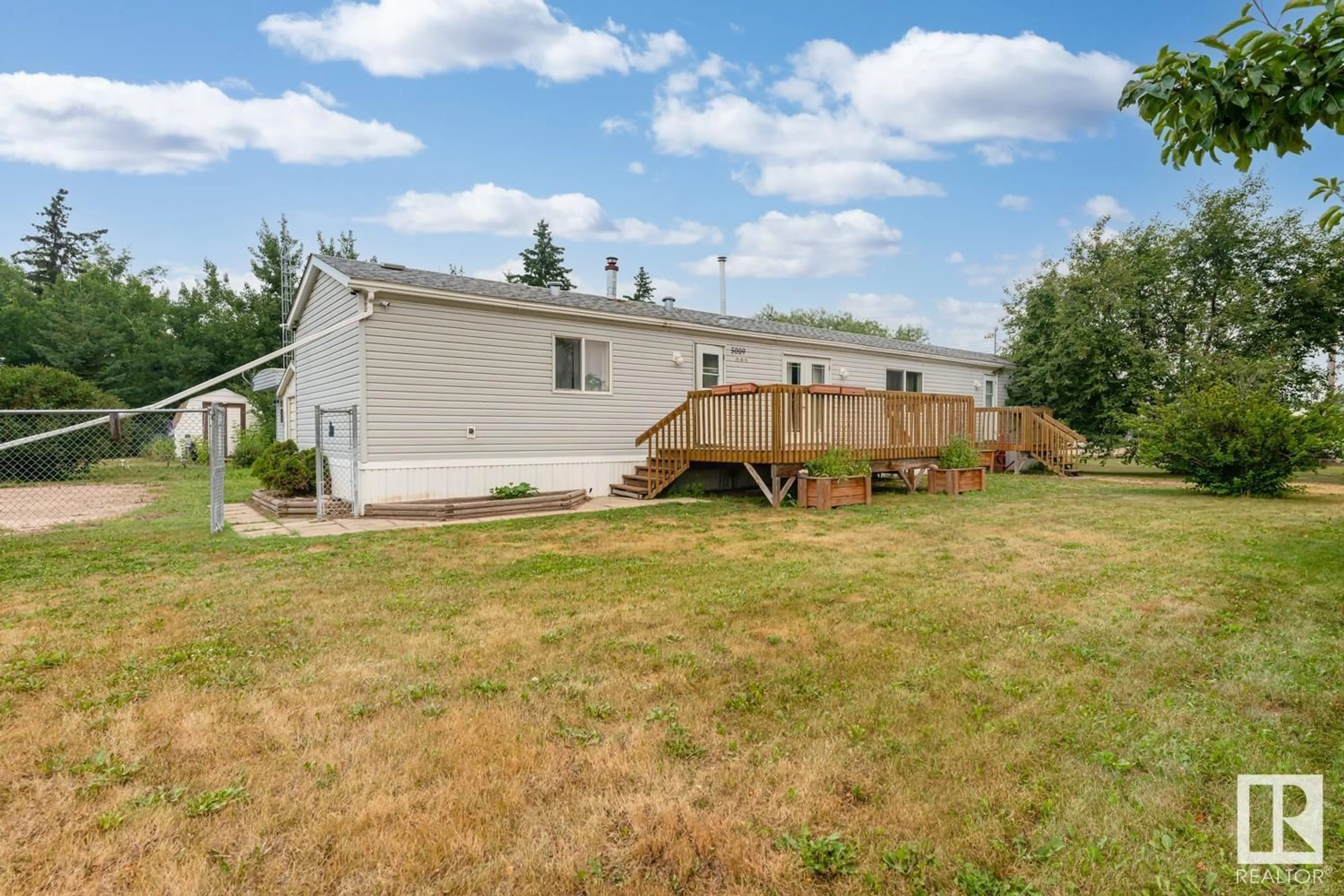 Fenced yard for 5009 50 AV, Ardmore Alberta T9N0B0