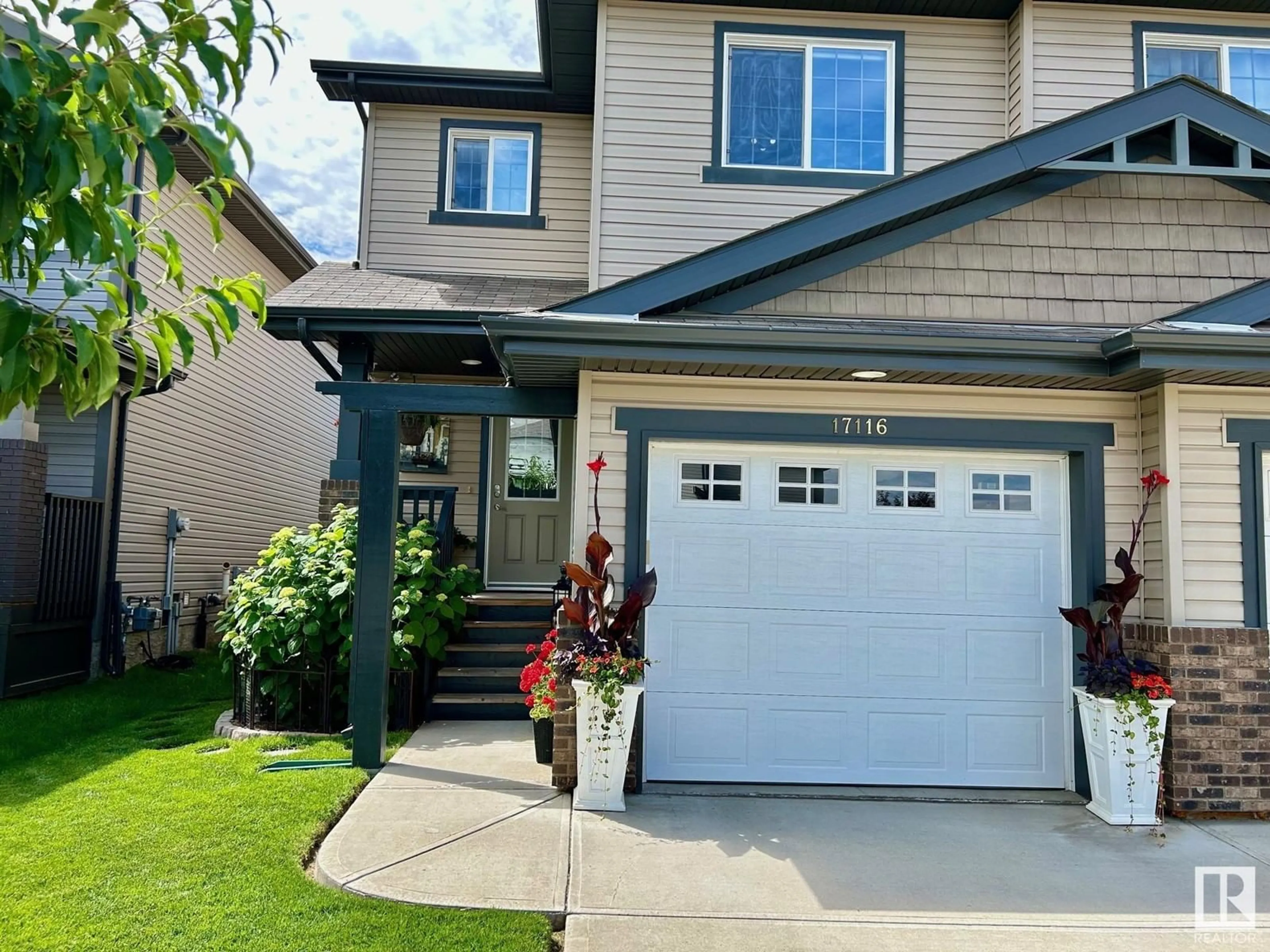 Frontside or backside of a home for 17116 125 ST NW, Edmonton Alberta T5X0E7