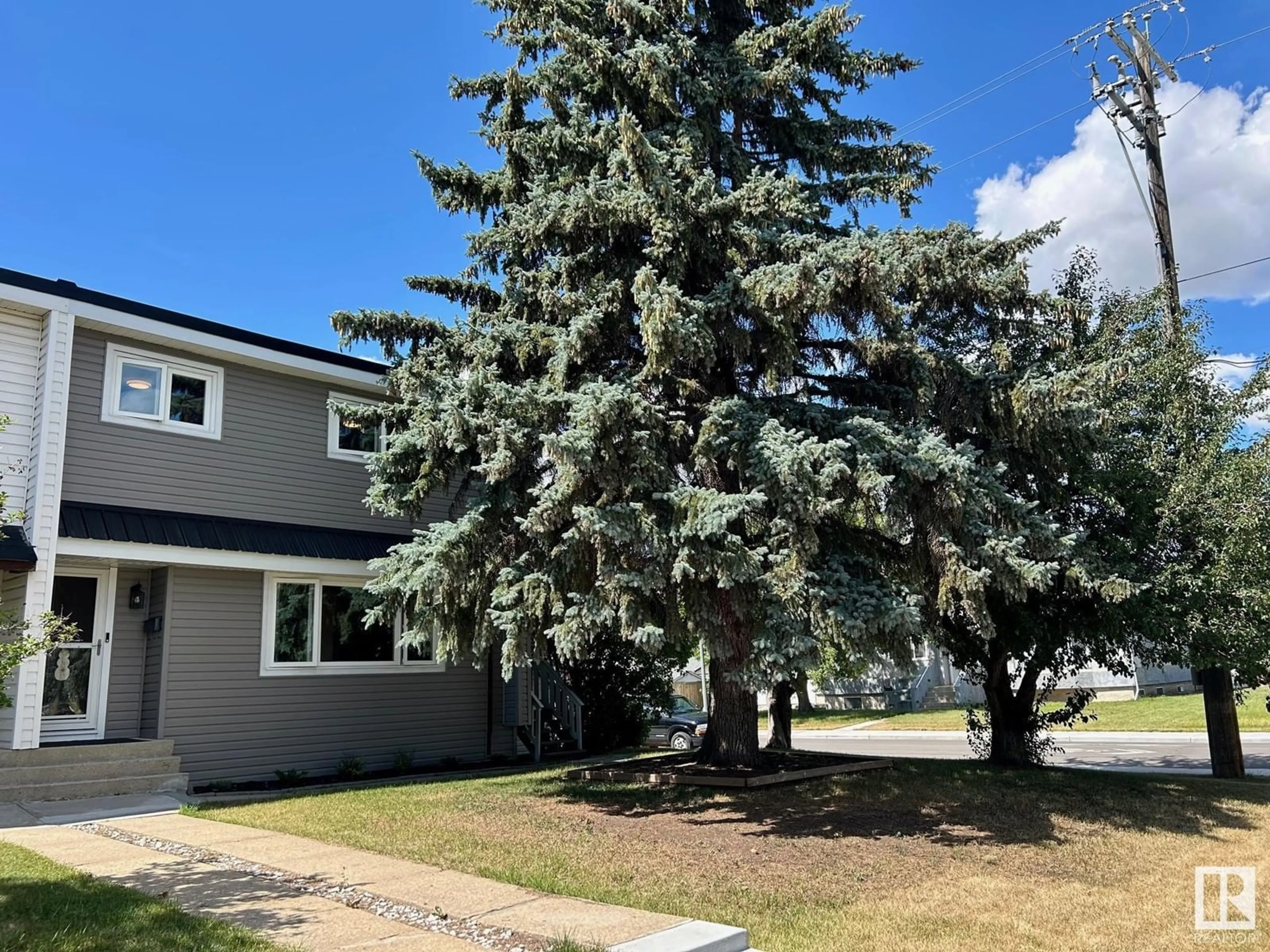 A pic from exterior of the house or condo for 12730 90 ST NW, Edmonton Alberta T5E3L6