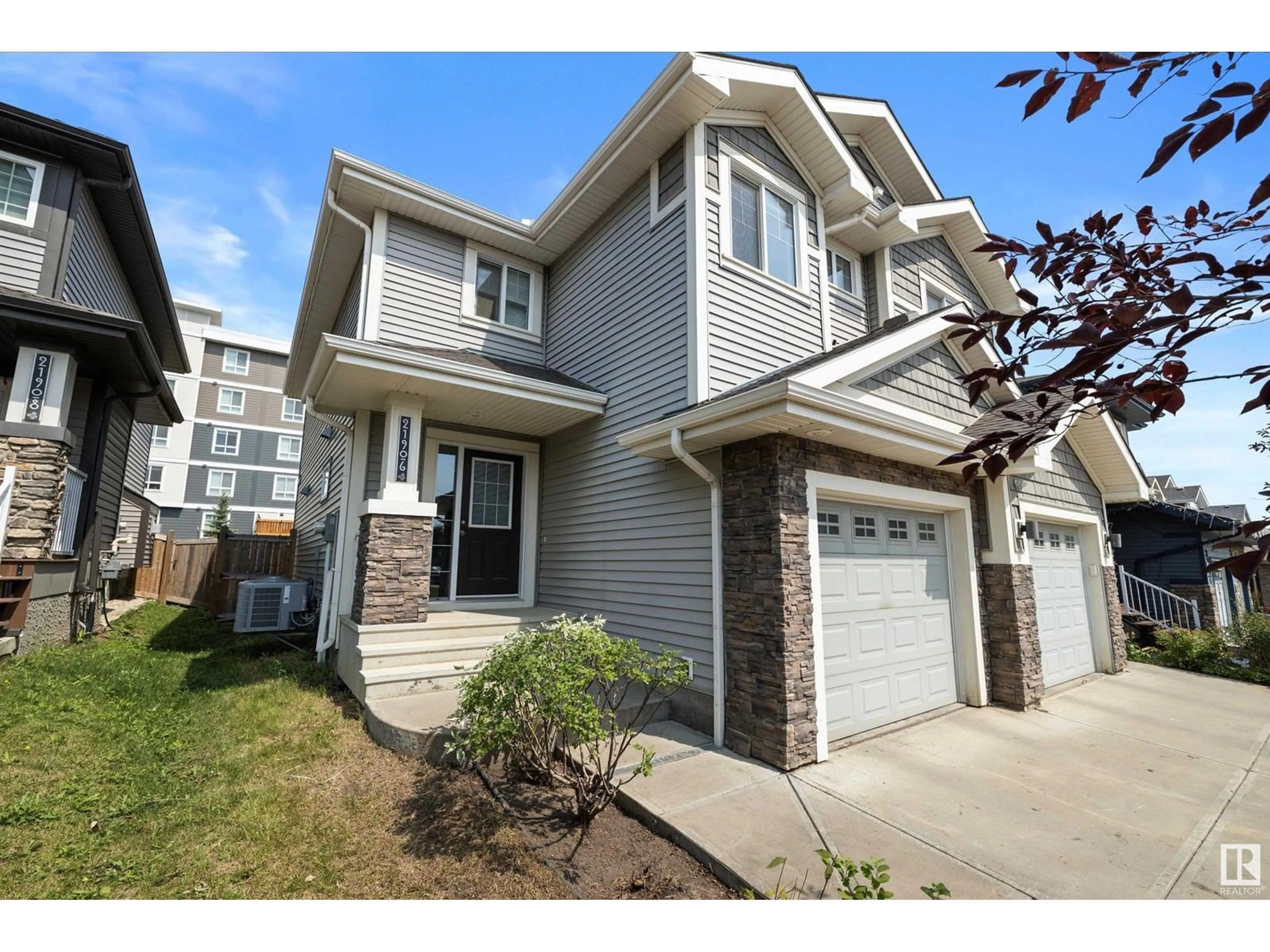 A pic from exterior of the house or condo for 21906 91 AV NW, Edmonton Alberta T5T6Z5