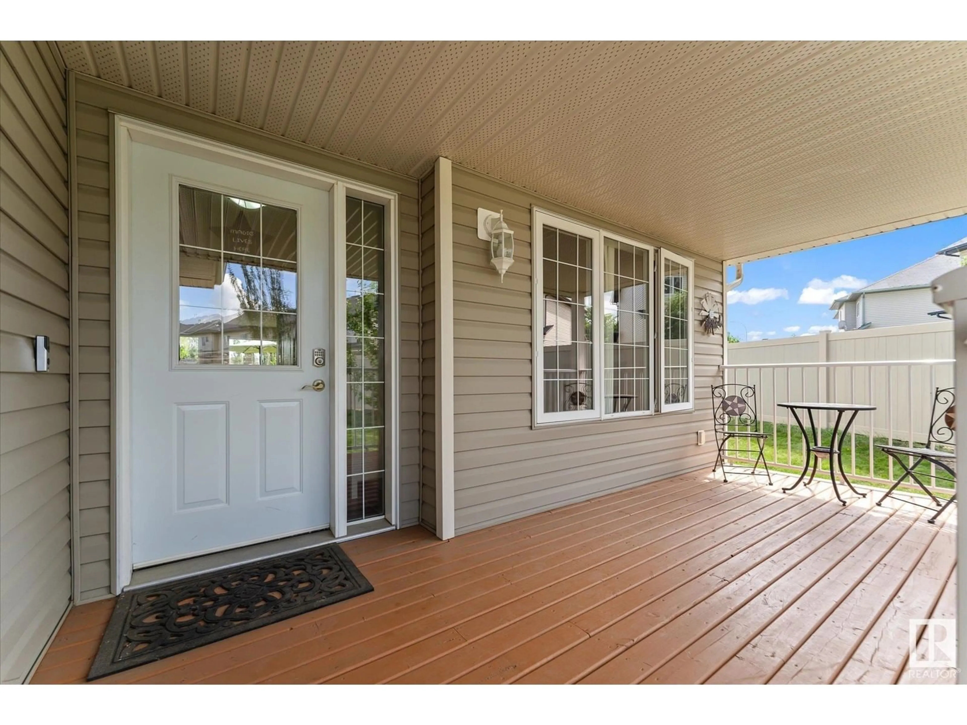 Indoor entryway for #55 8602 SOUTHFORT DR, Fort Saskatchewan Alberta T8L4R7