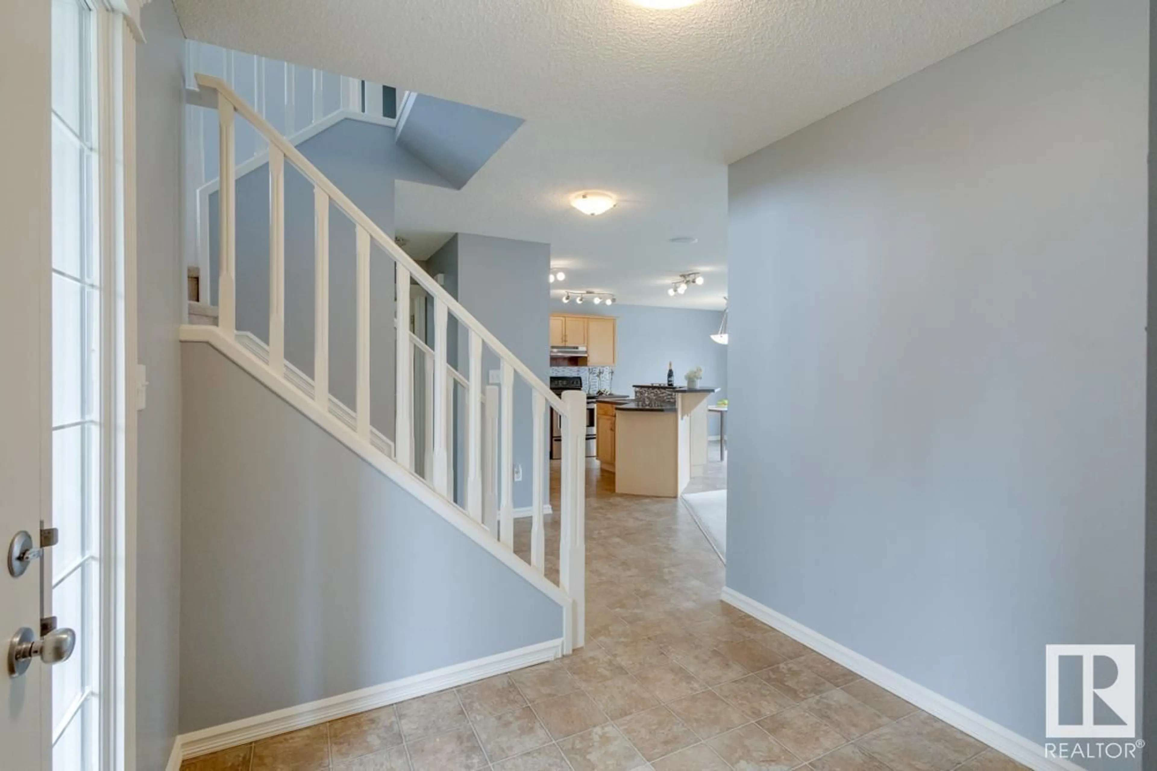 Indoor entryway for 1050 MCKINNEY GR NW, Edmonton Alberta T6G0S5