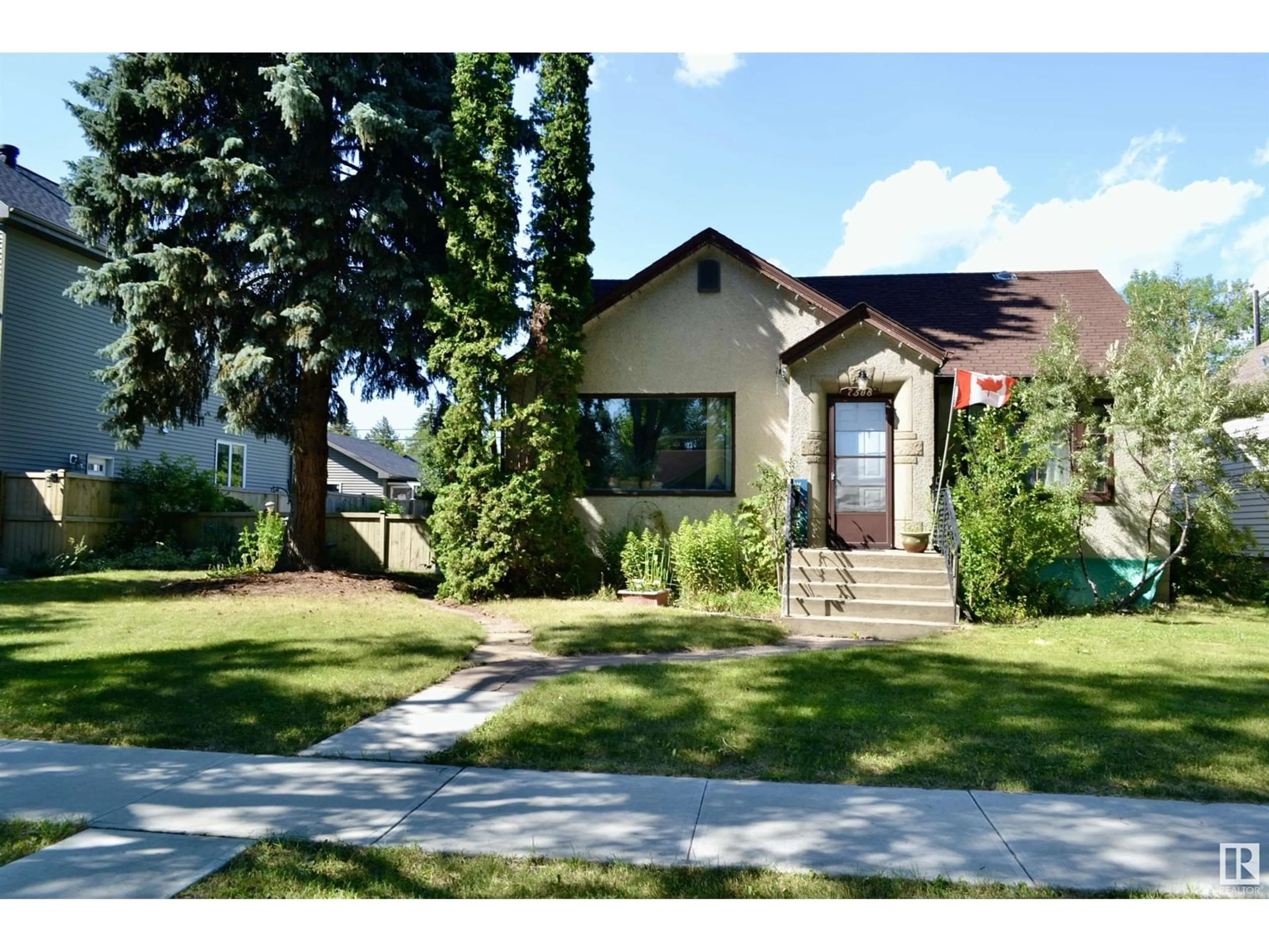 Frontside or backside of a home for 7508 111 AV NW, Edmonton Alberta T5B0B7