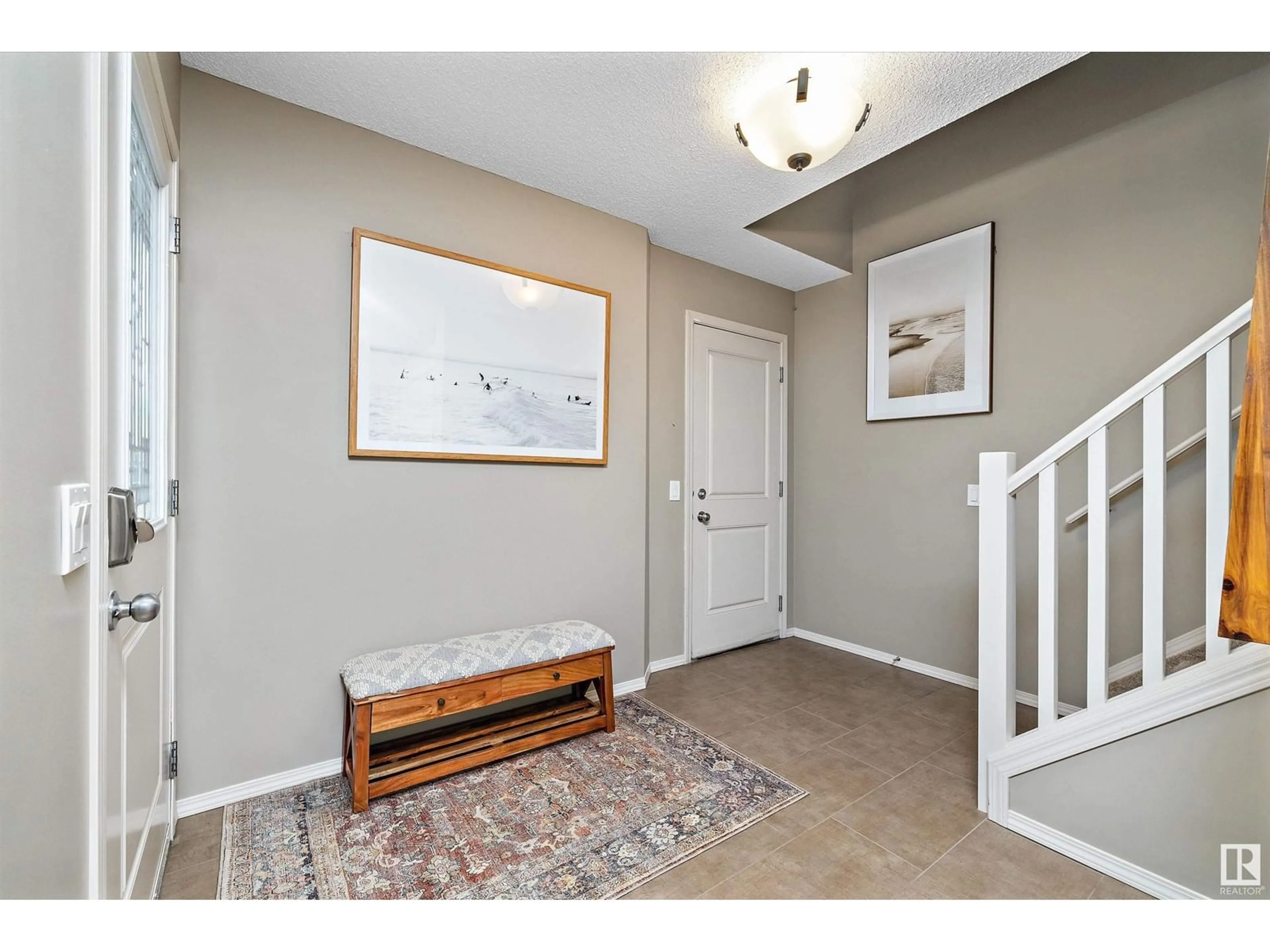 Indoor entryway for 17423 120 ST NW, Edmonton Alberta T5X0K6