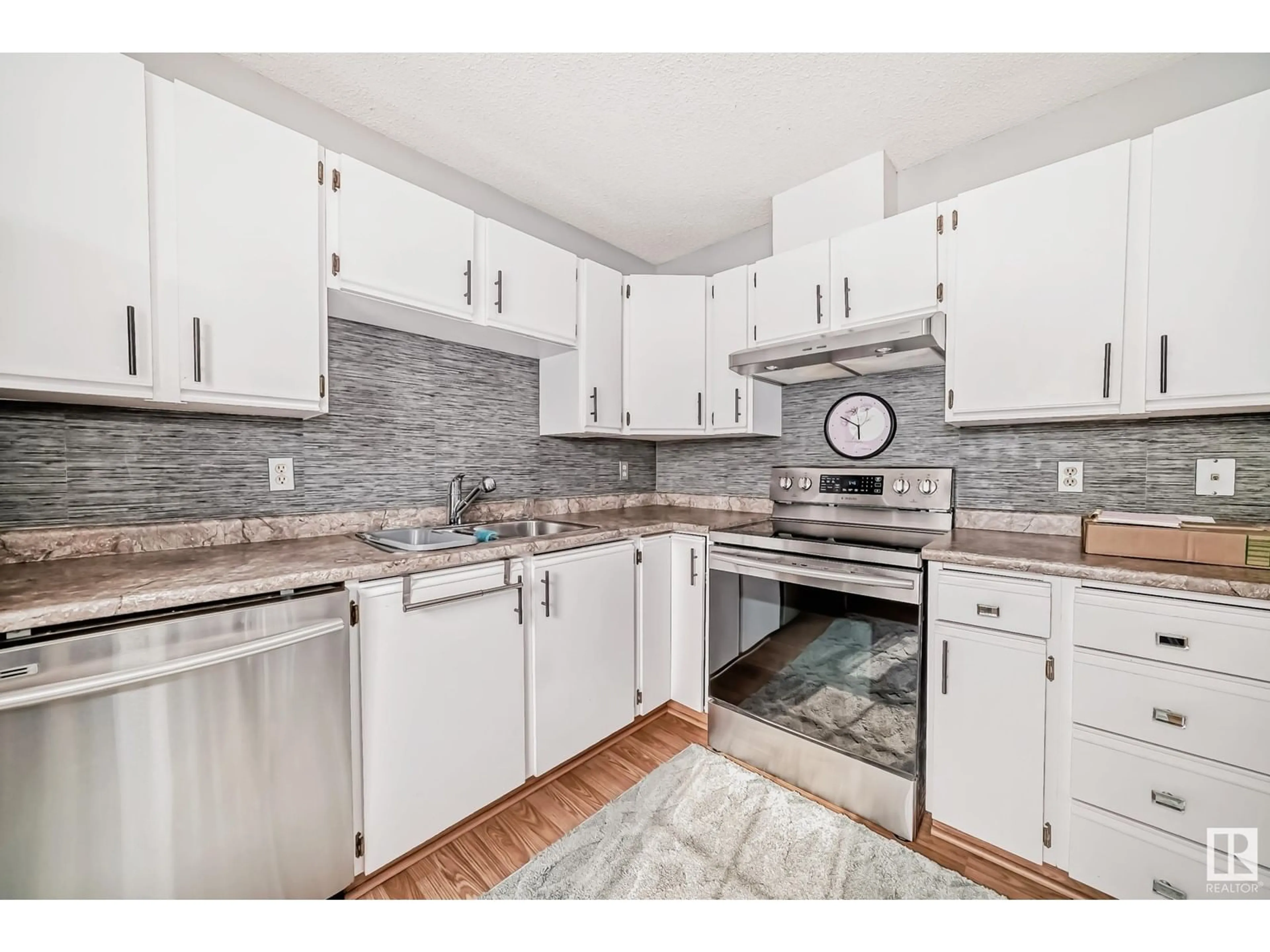 Standard kitchen for #10 4630 17 AV NW, Edmonton Alberta T6L6H3