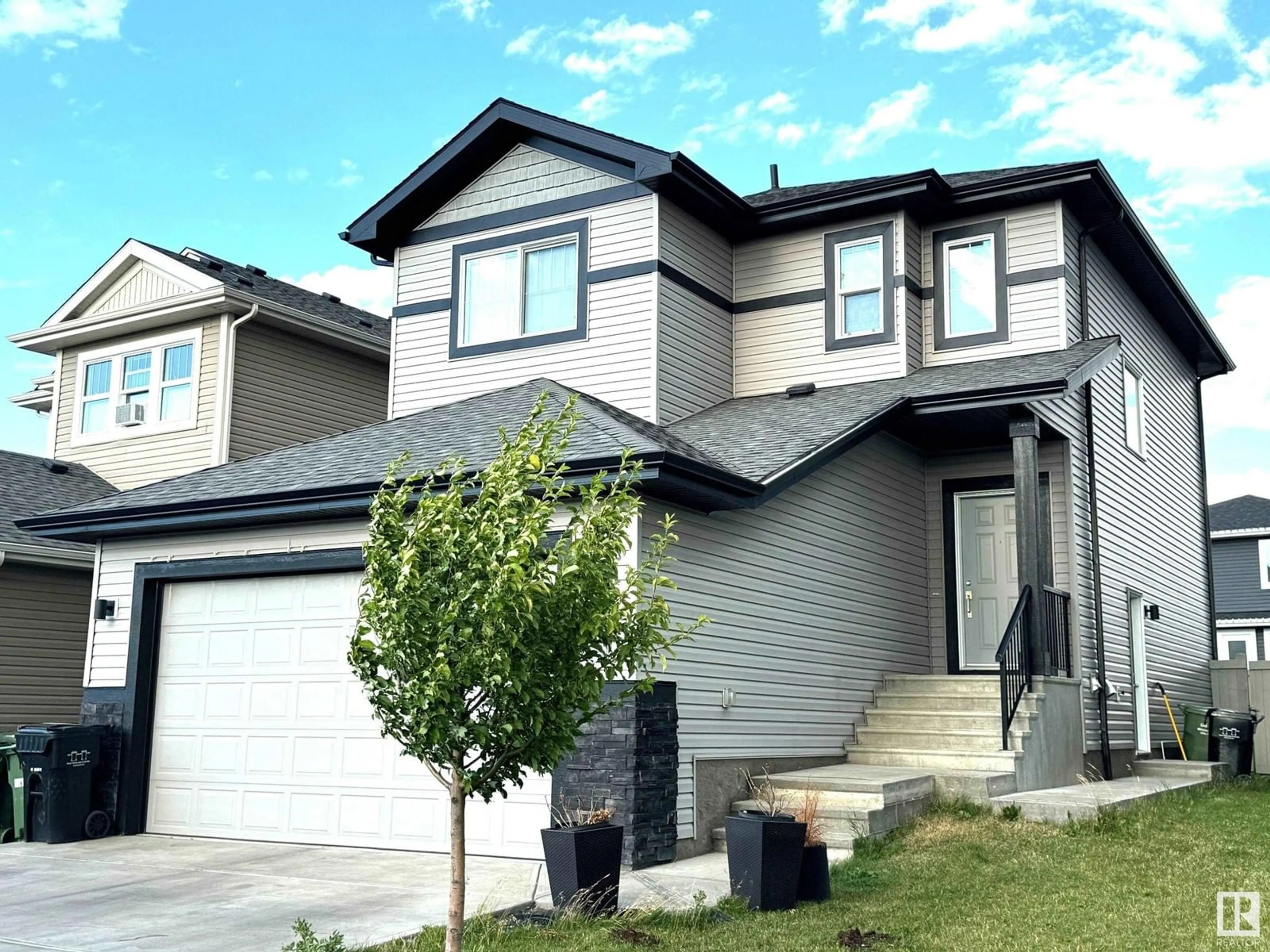 Frontside or backside of a home for 487 ROBERTS CR, Leduc Alberta T9E1K9