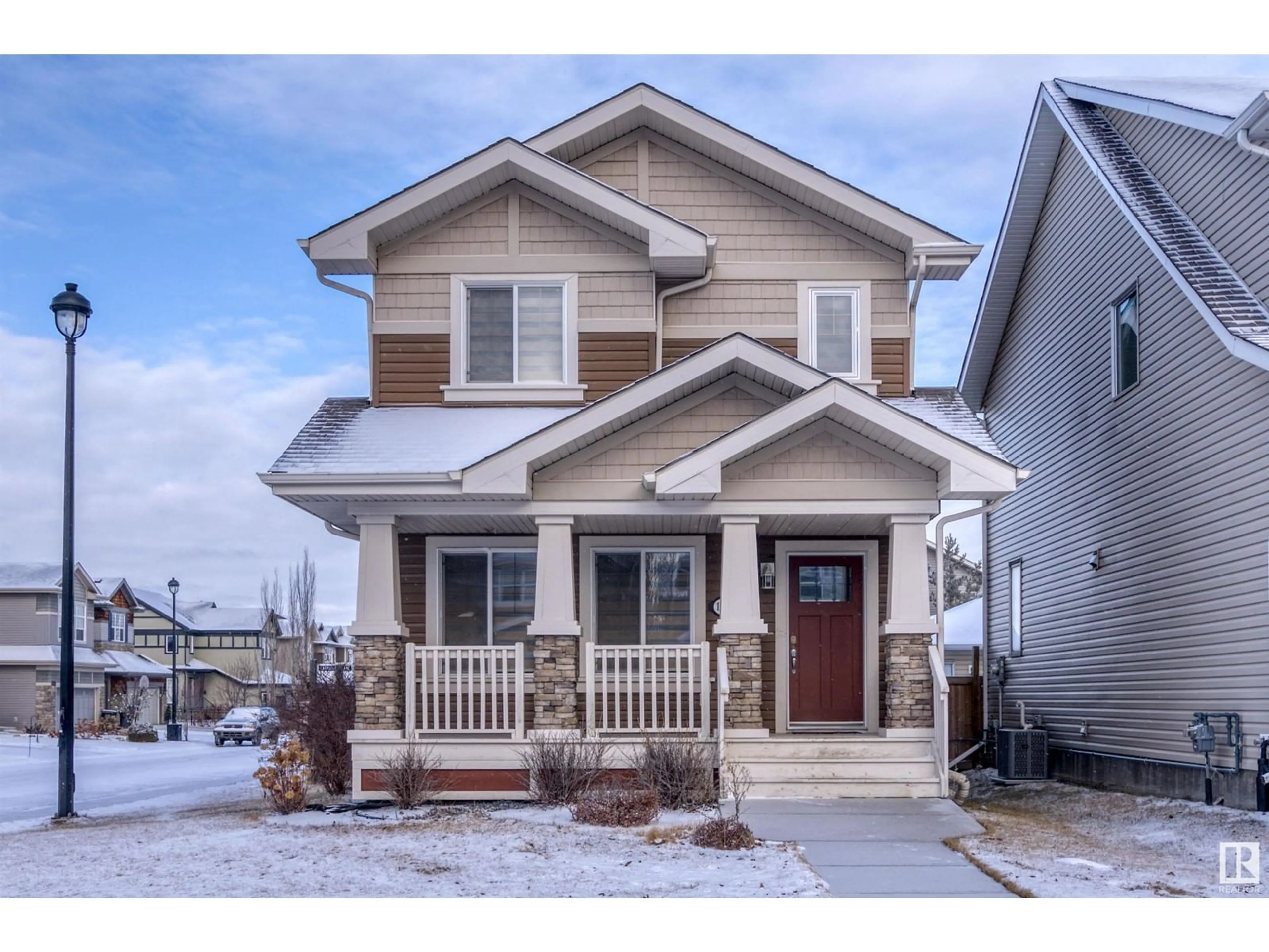 Frontside or backside of a home for 1544 CHAPMAN WY SW, Edmonton Alberta T6W0Z1