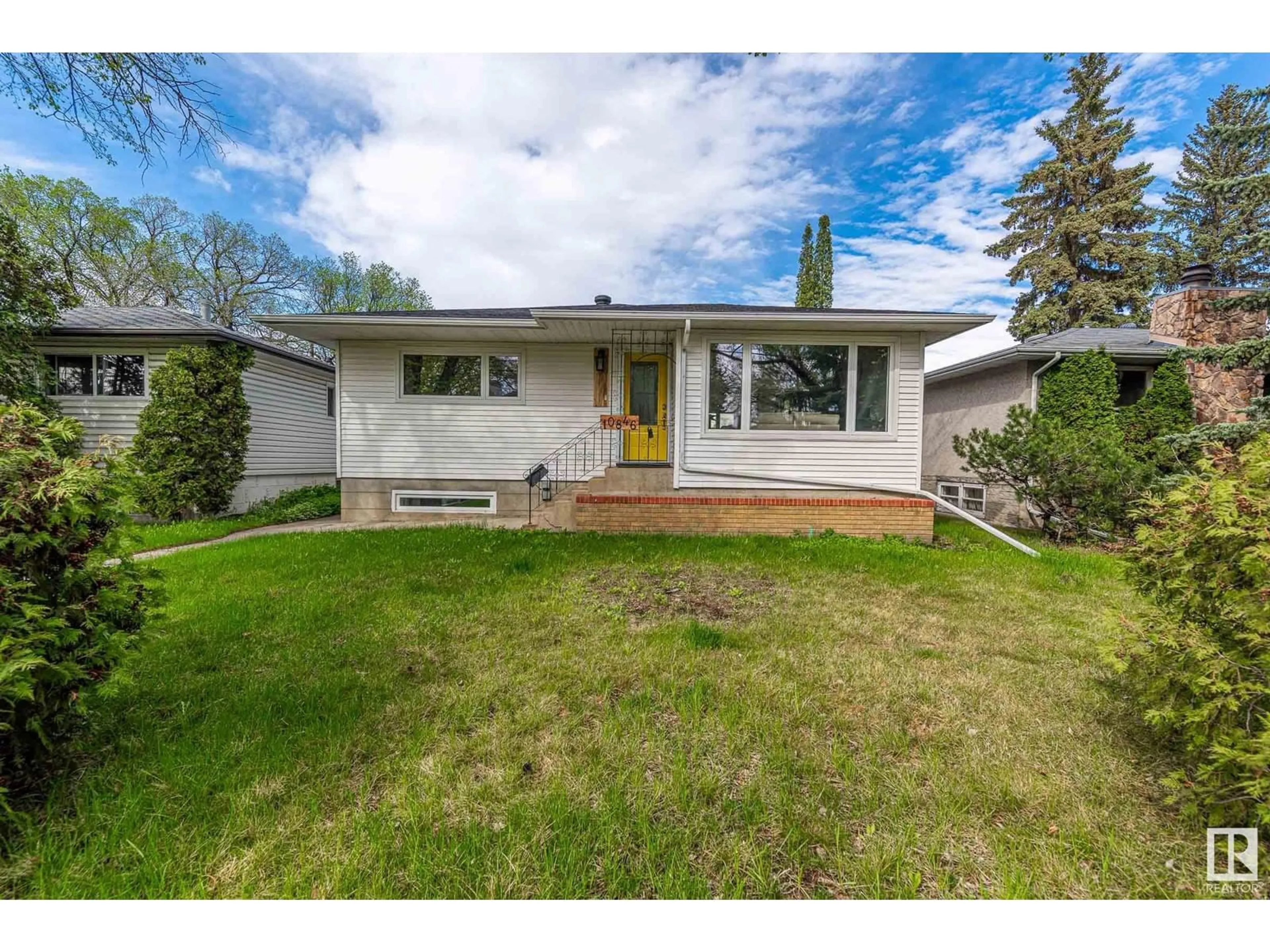 Frontside or backside of a home for 10846 60 AV NW, Edmonton Alberta T6H4R1