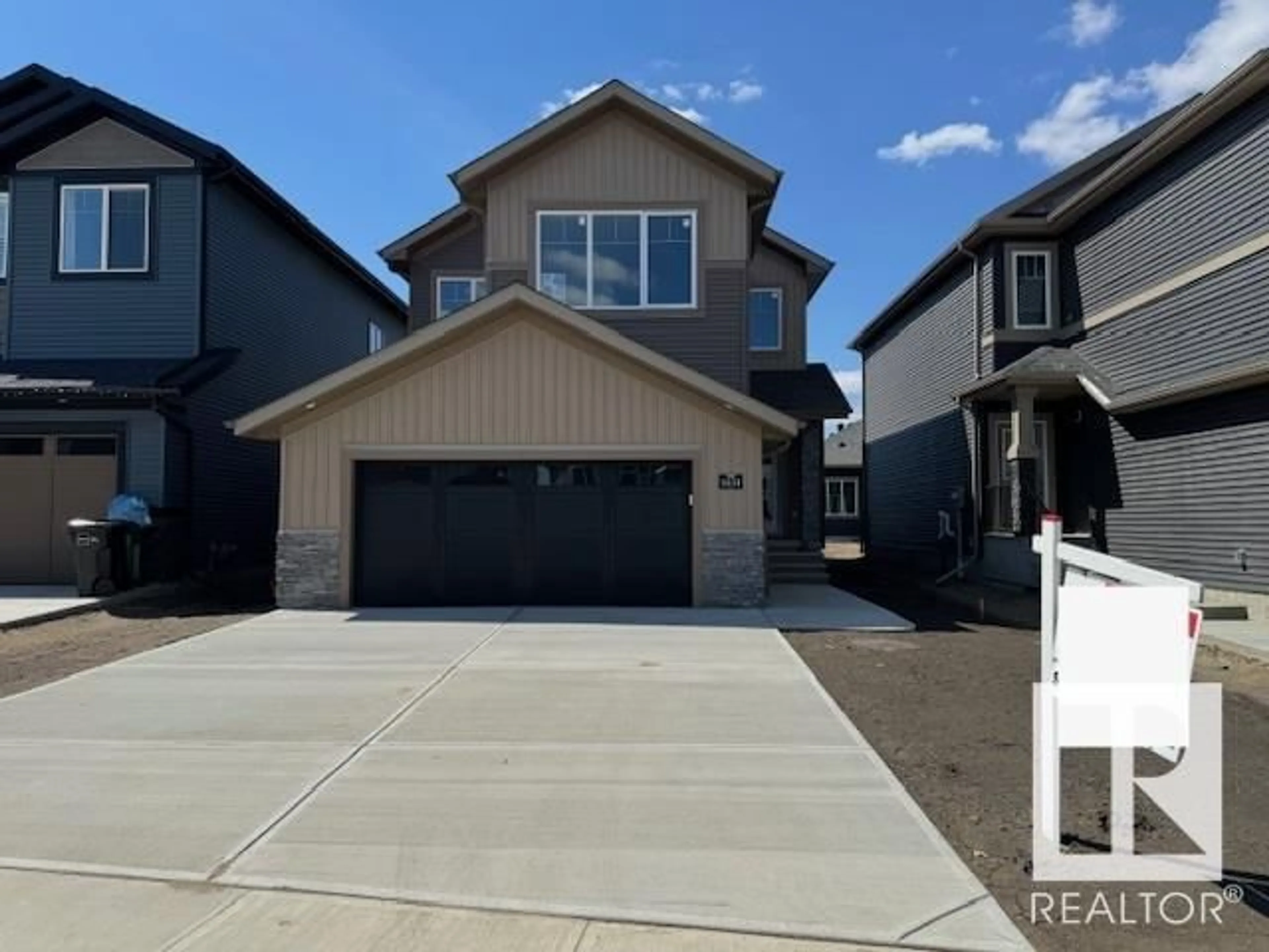 Frontside or backside of a home, the street view for 1431 ENRIGHT LD NW, Edmonton Alberta T6M0Z1