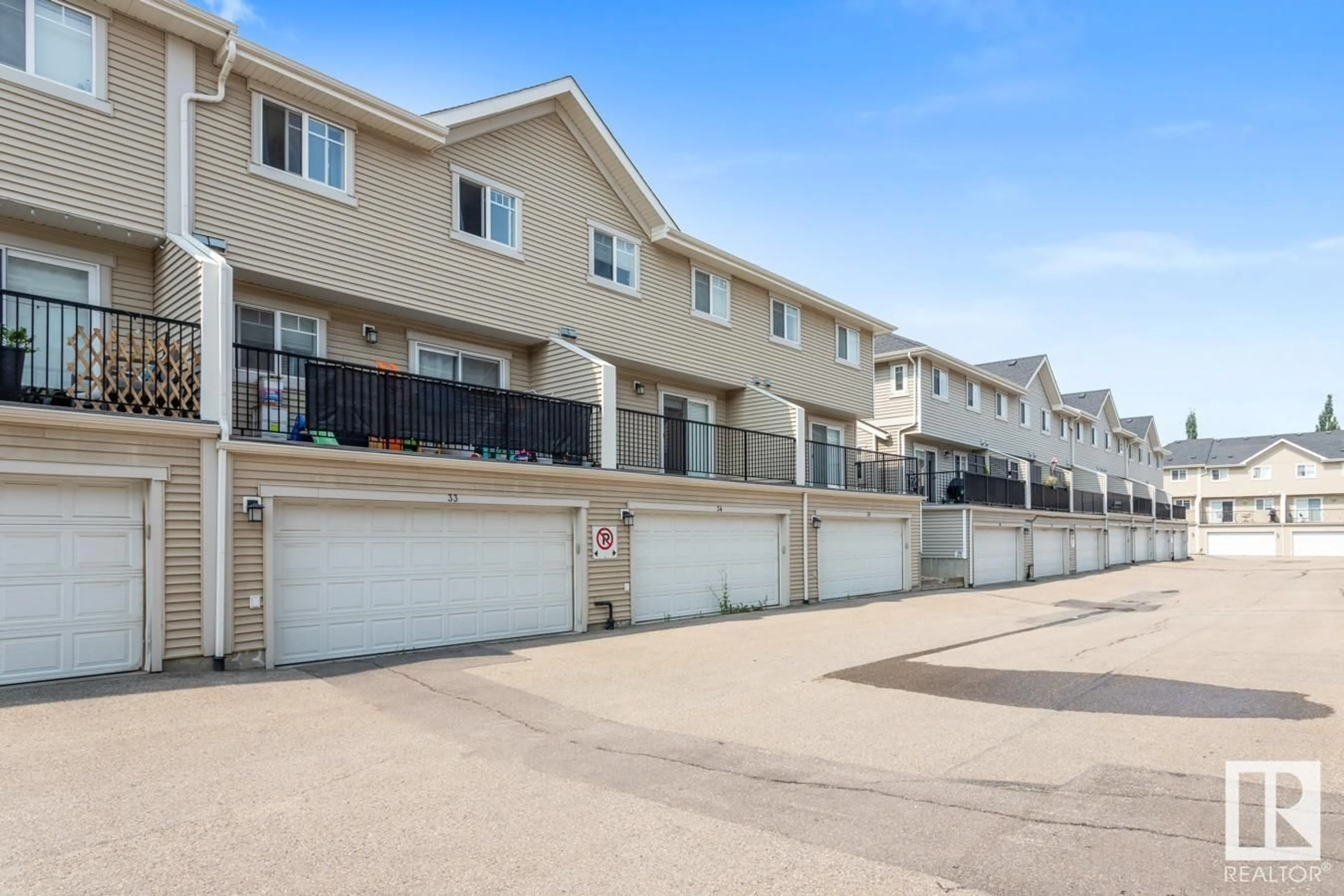 A pic from exterior of the house or condo for #33 7289 SOUTH TERWILLEGAR DR NW, Edmonton Alberta T6R0M5