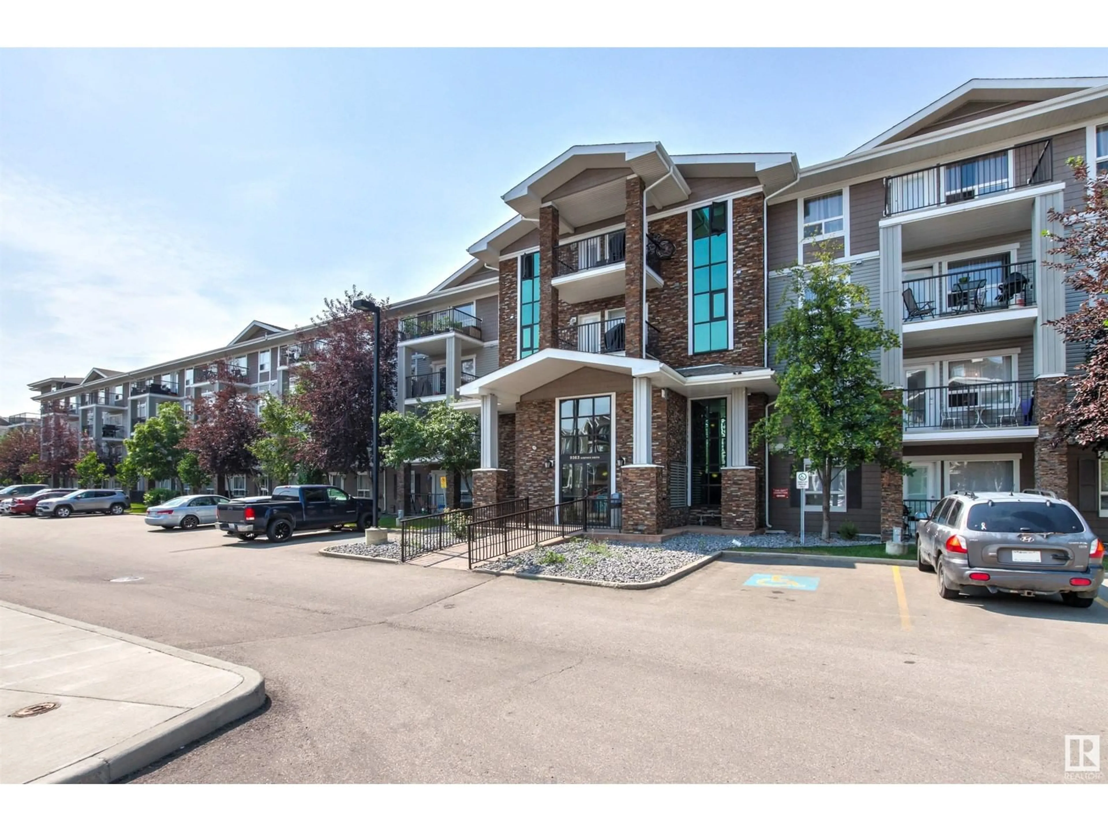 A pic from exterior of the house or condo for #1225 9363 SIMPSON DR NW, Edmonton Alberta T6R0N2