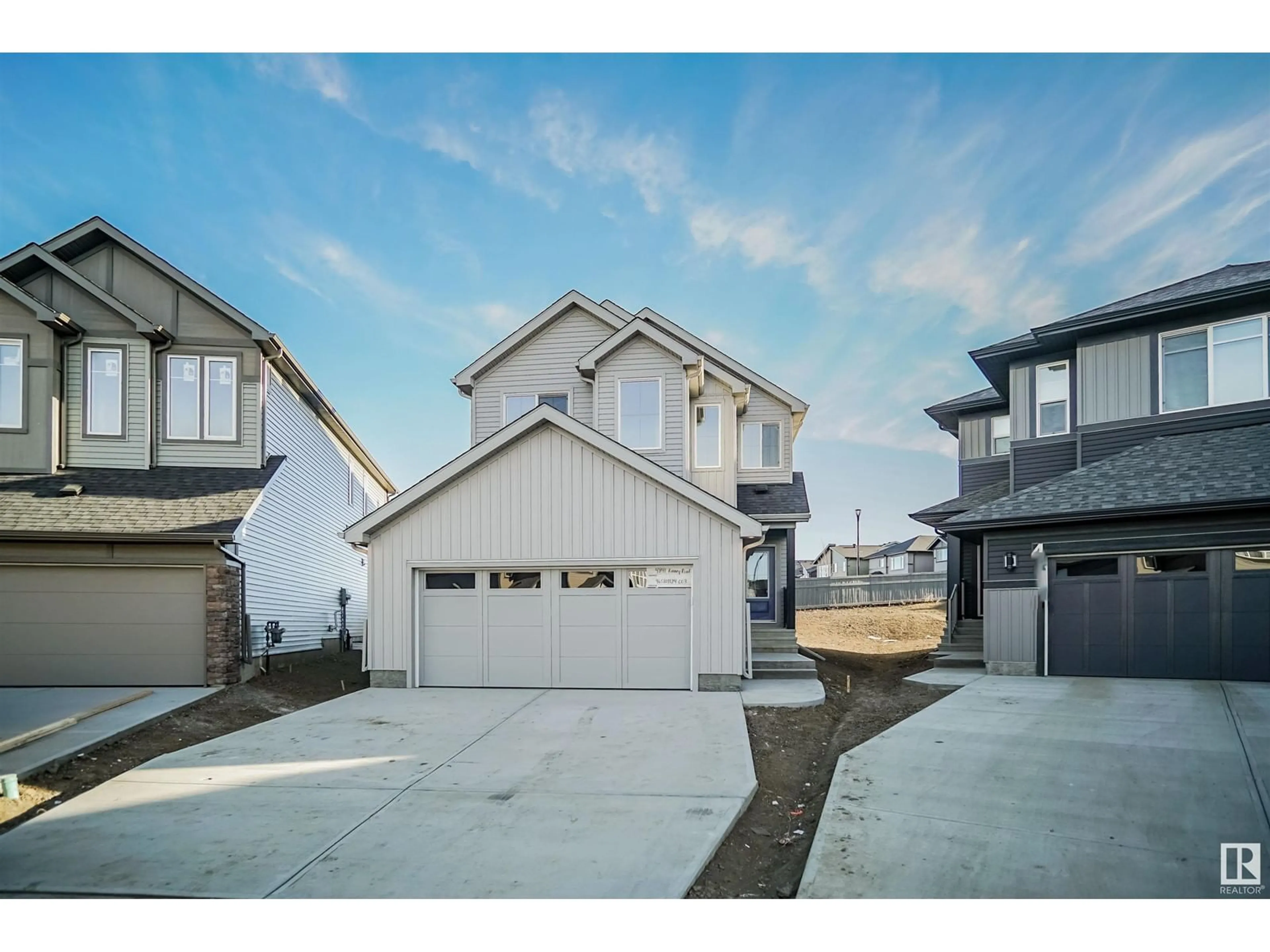 Frontside or backside of a home, the street view for 5123 Kinney WY SW, Edmonton Alberta T6W2J2