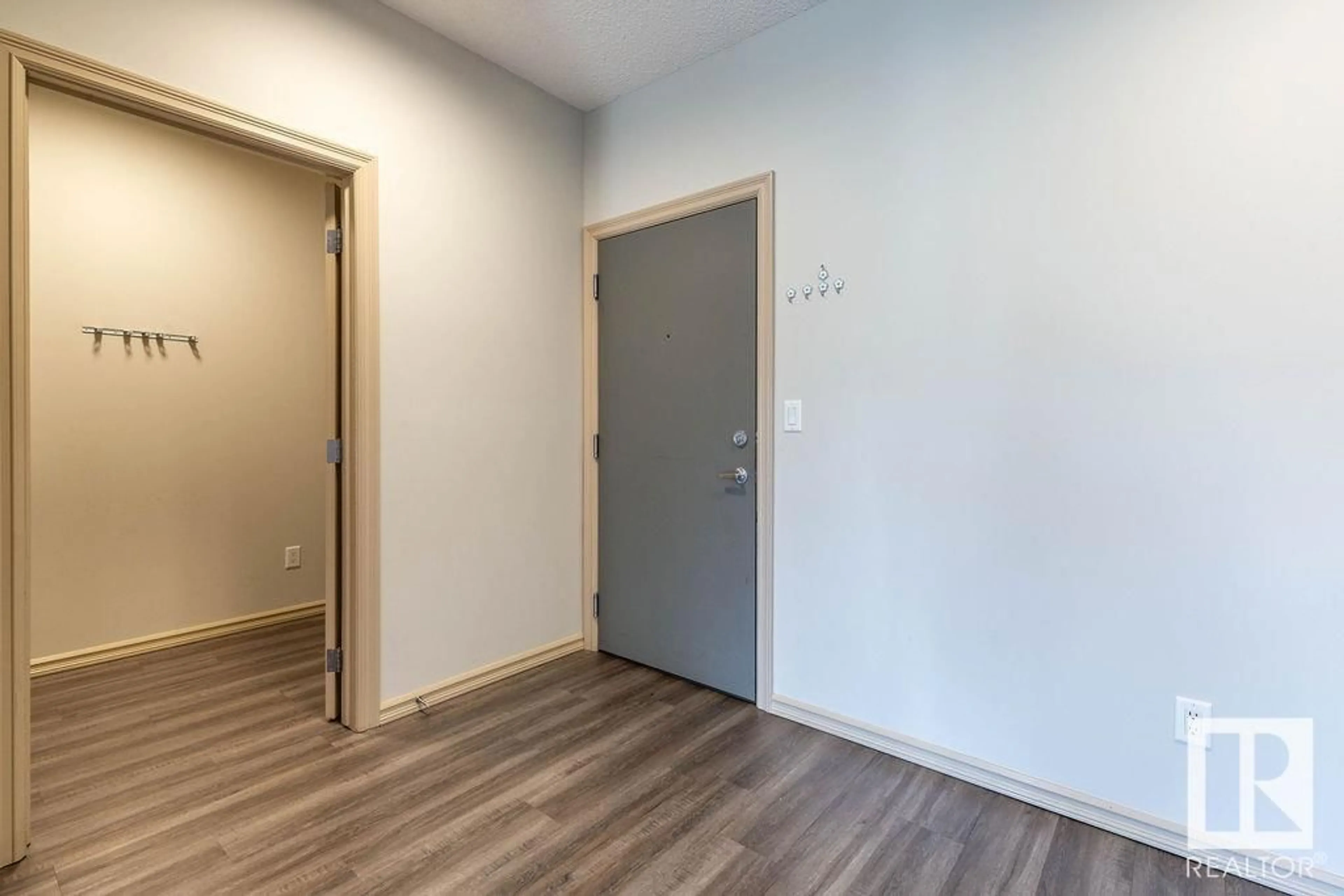 A pic of a room for #215 226 MACEWAN RD SW, Edmonton Alberta T6W0C5