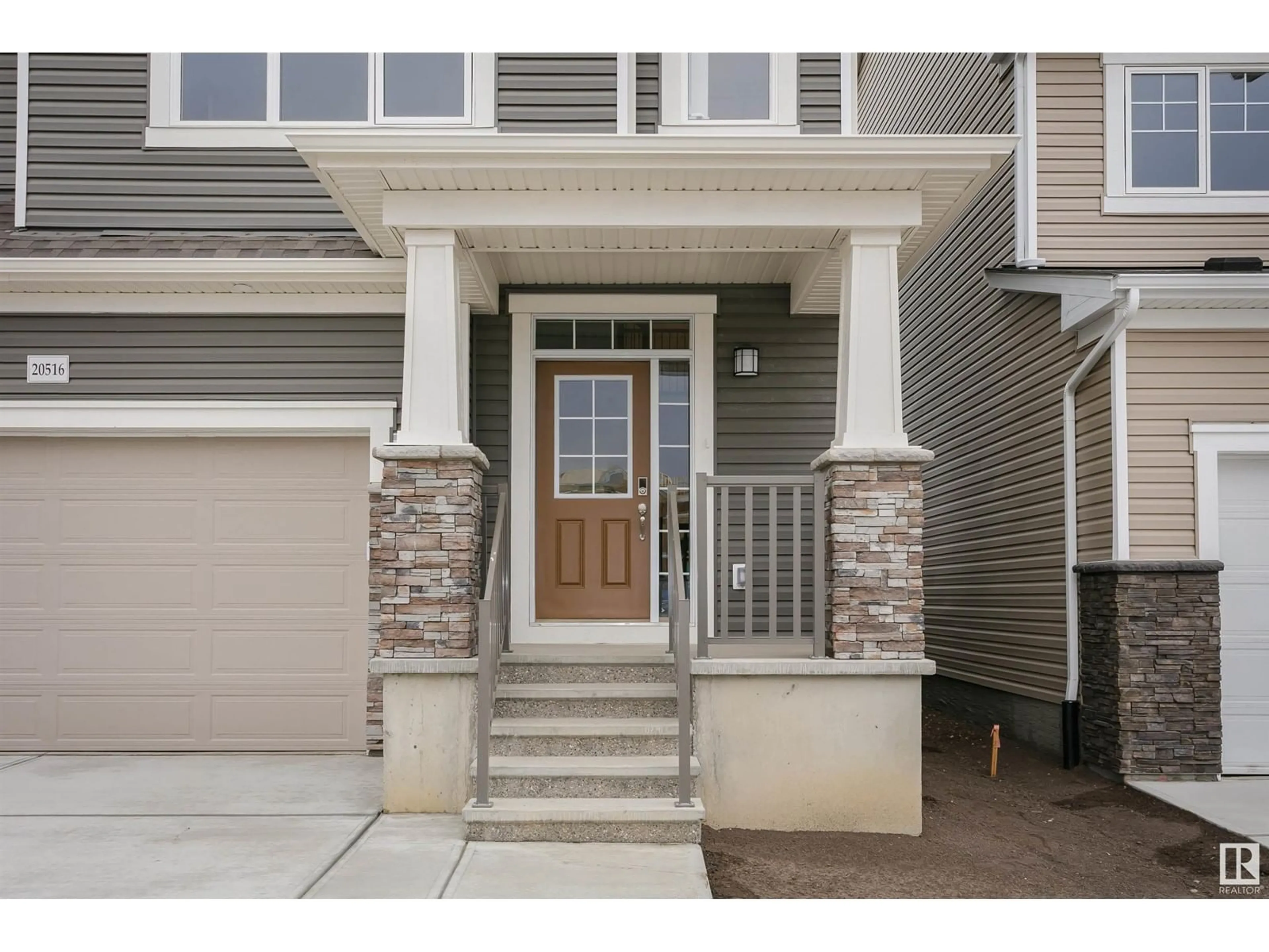 Indoor entryway for 20516 22 AV NW, Edmonton Alberta T6M1N1