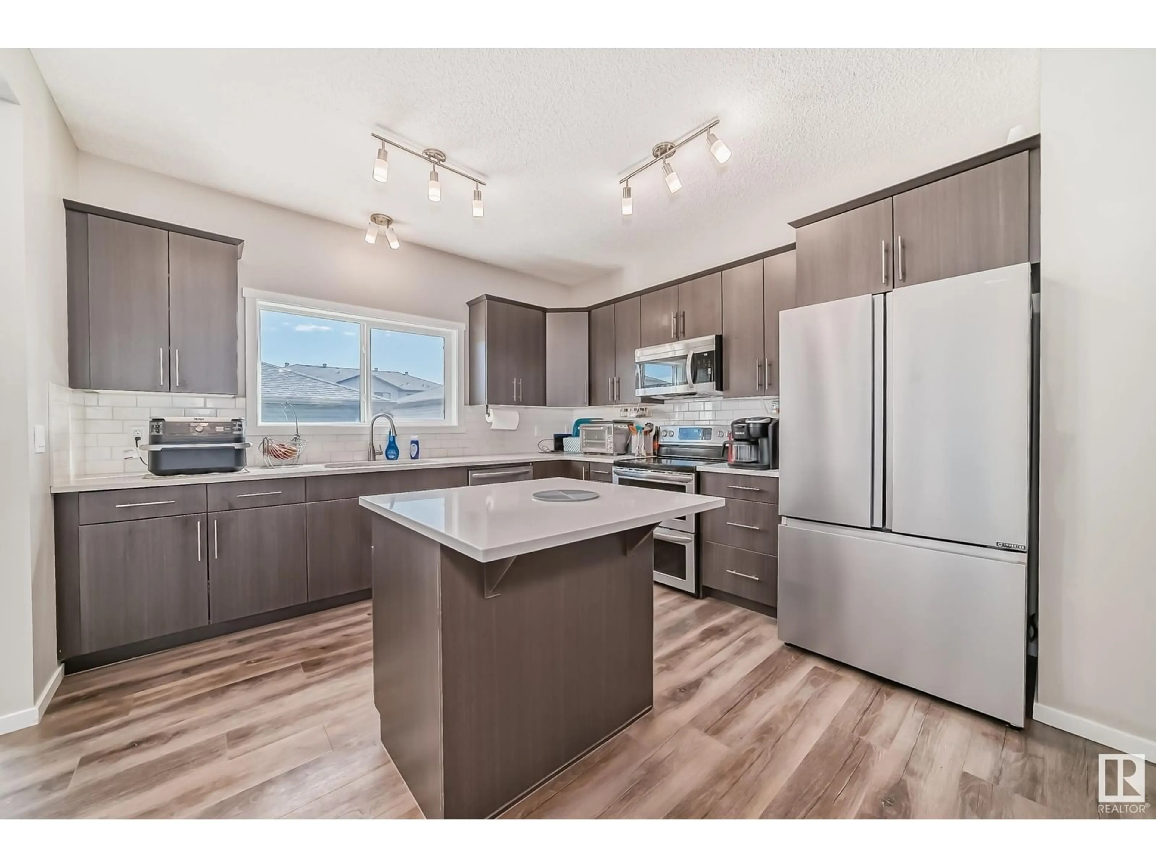 Standard kitchen for 513 Crystallina Nera DR NW, Edmonton Alberta T5Z0P6