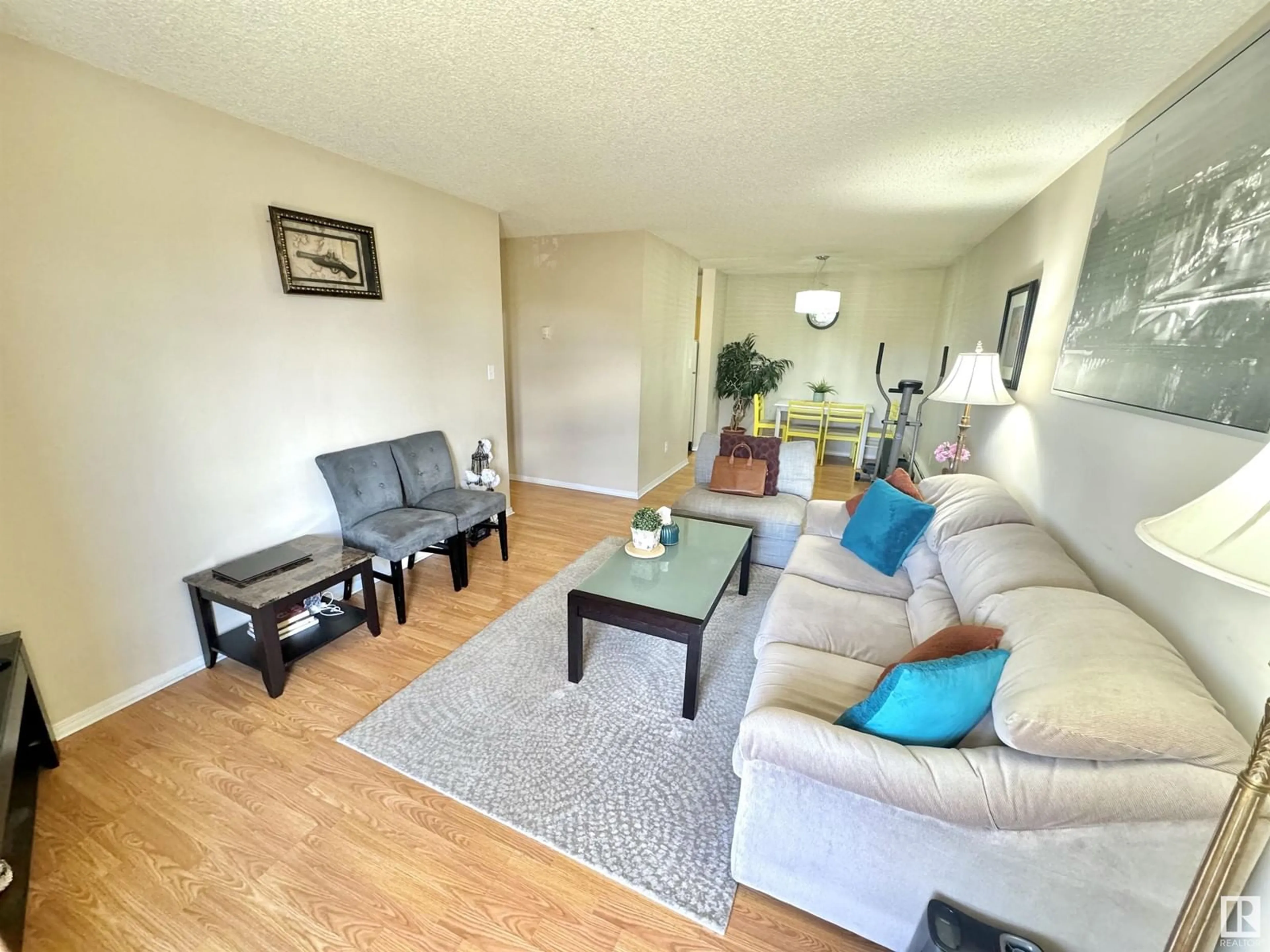 A pic of a room for #204 2624 MILL WOODS RD E NW, Edmonton Alberta T6L5K7