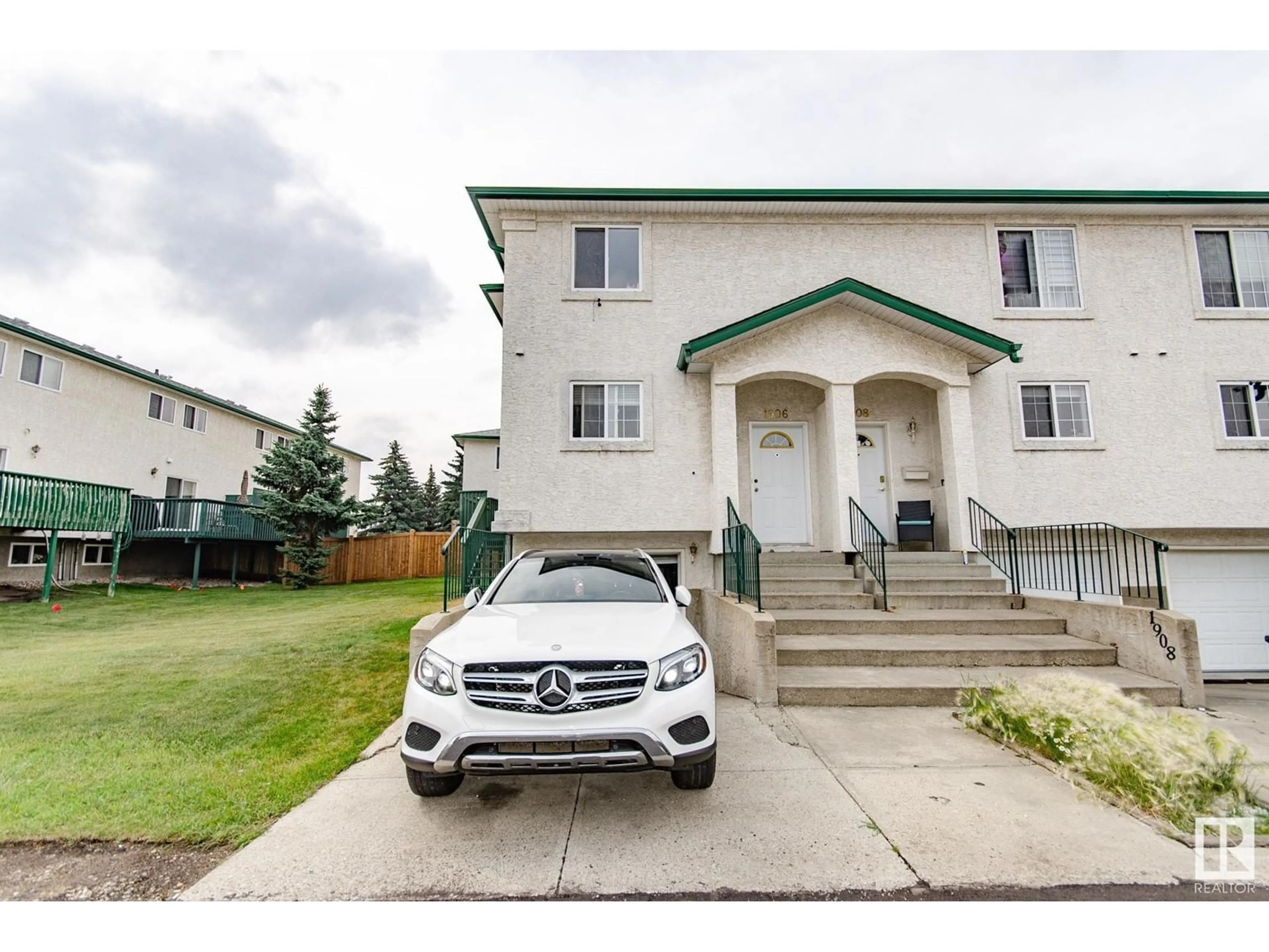 Frontside or backside of a home for 1906 65 ST NW, Edmonton Alberta T6L7A2