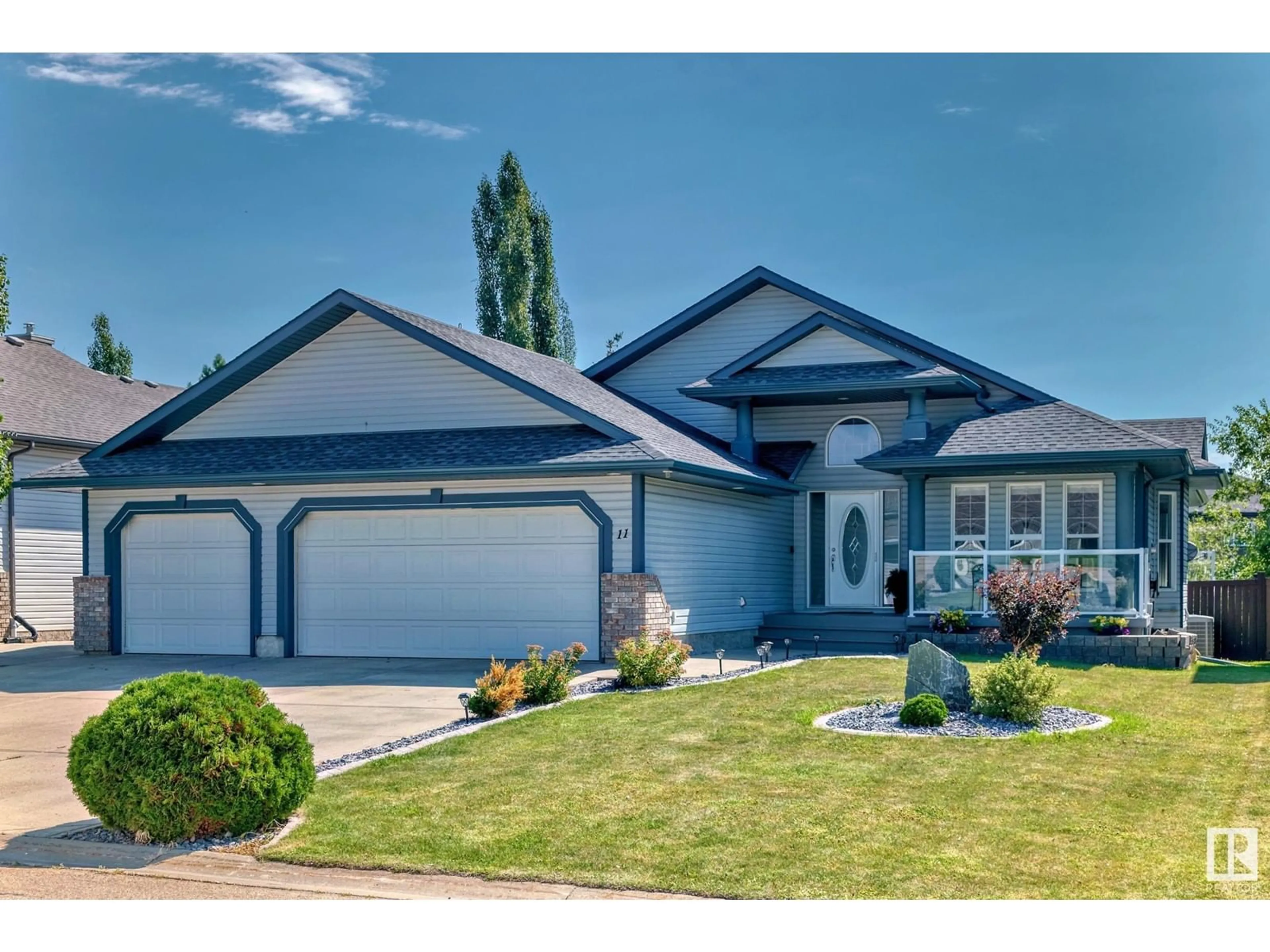 Frontside or backside of a home, the street view for 11 CREEKSIDE DR, Ardrossan Alberta T8E1J6