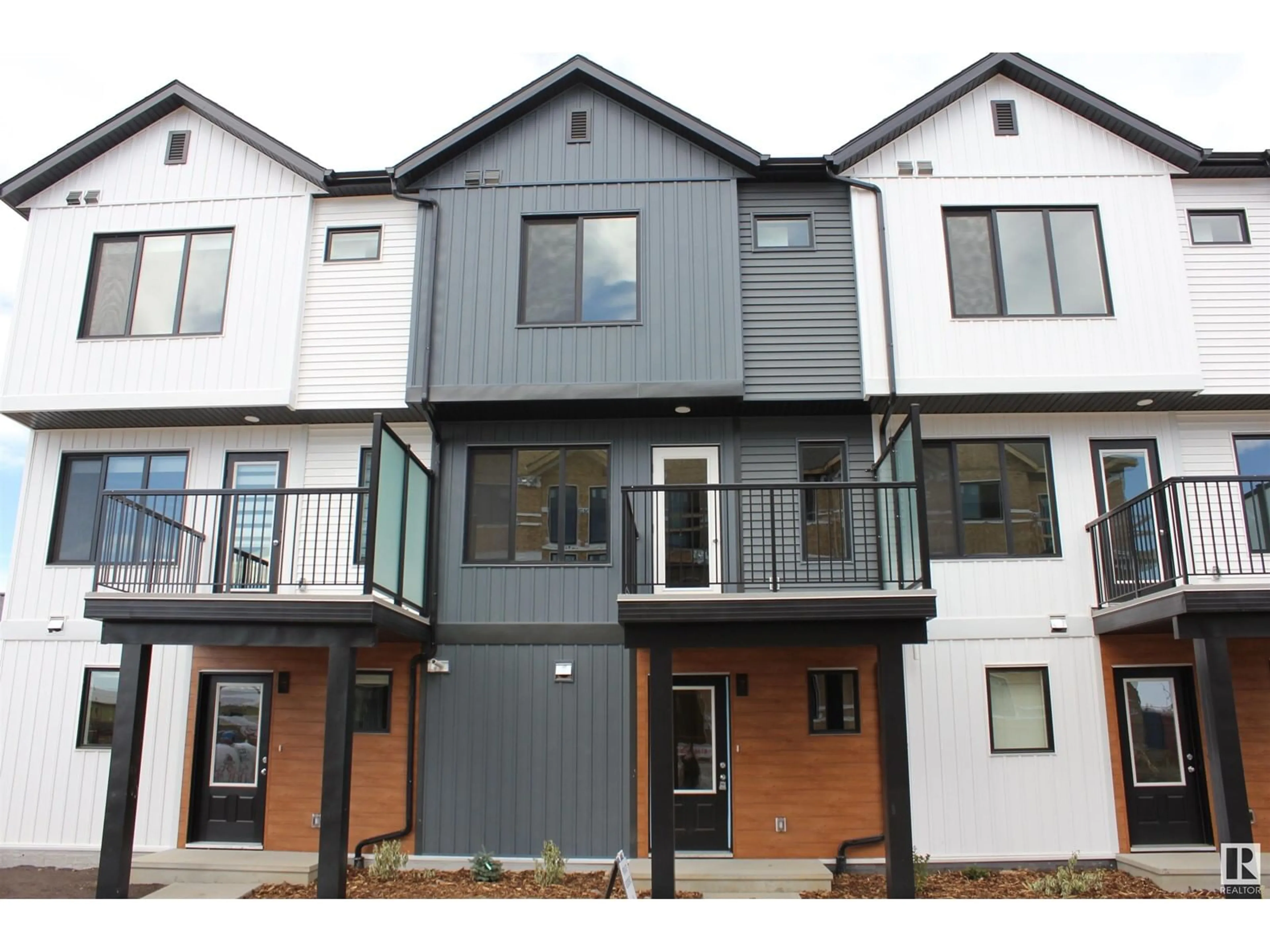 A pic from exterior of the house or condo for #28 850 Secord BV NW, Edmonton Alberta T5T7R9