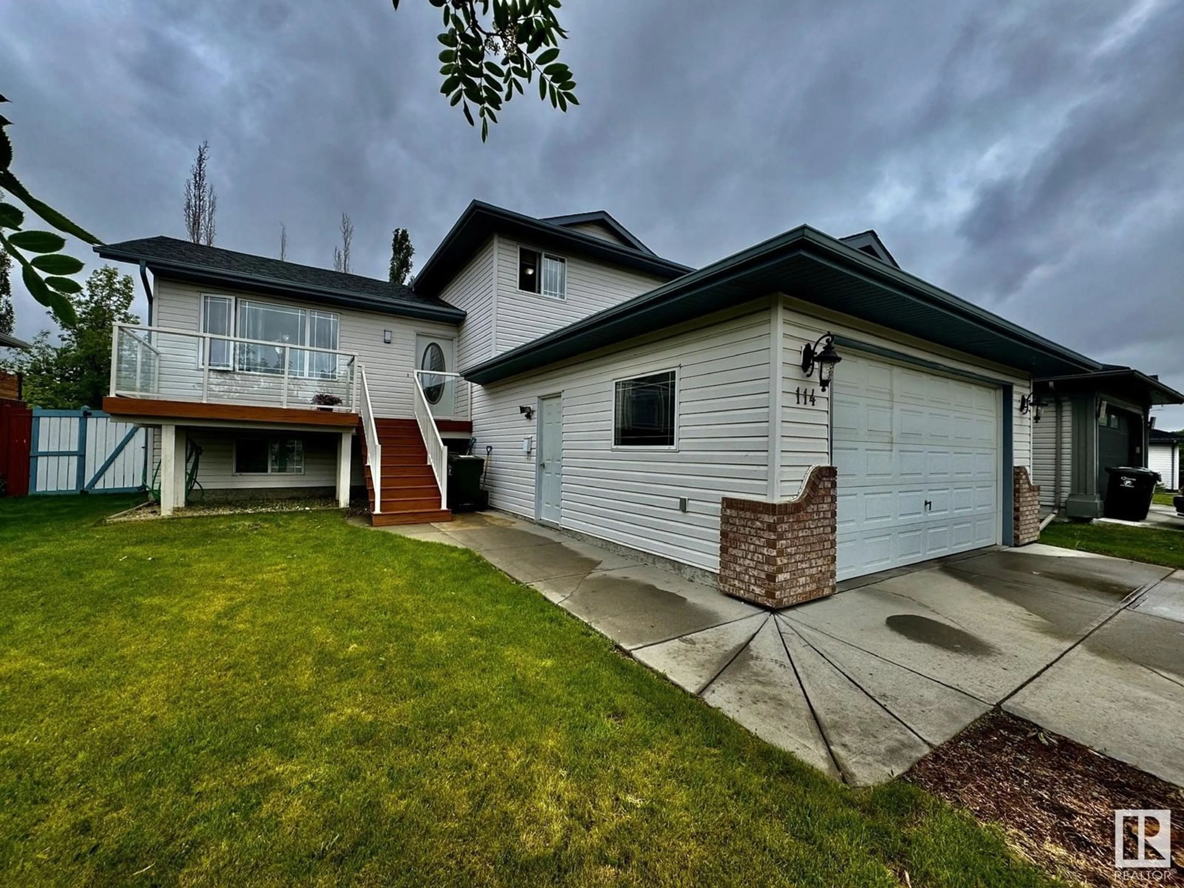 Frontside or backside of a home for 114 HURON AV, Devon Alberta T9G2C2