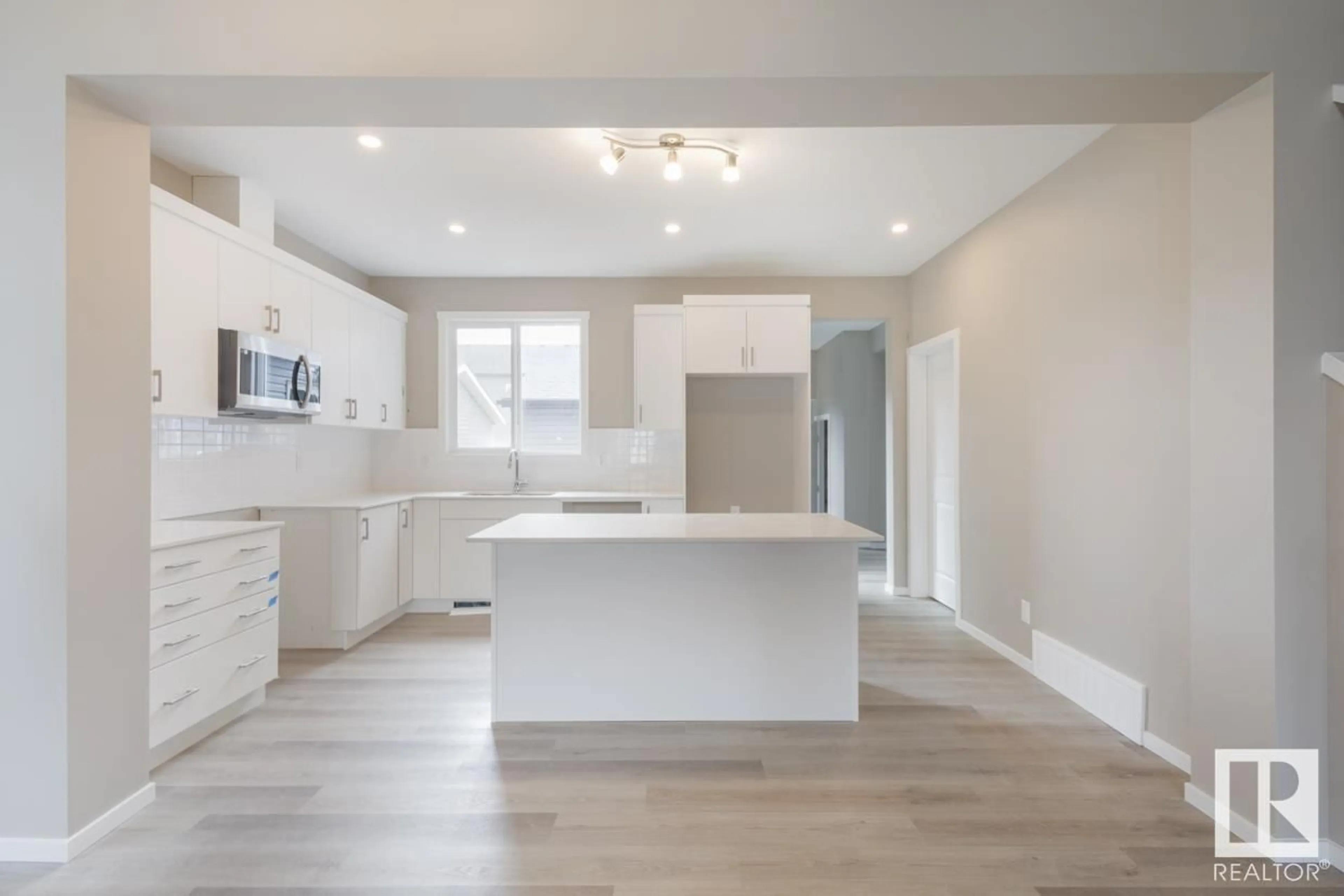 Contemporary kitchen for 1123 Stoneside RD, Sherwood Park Alberta T8H3A1