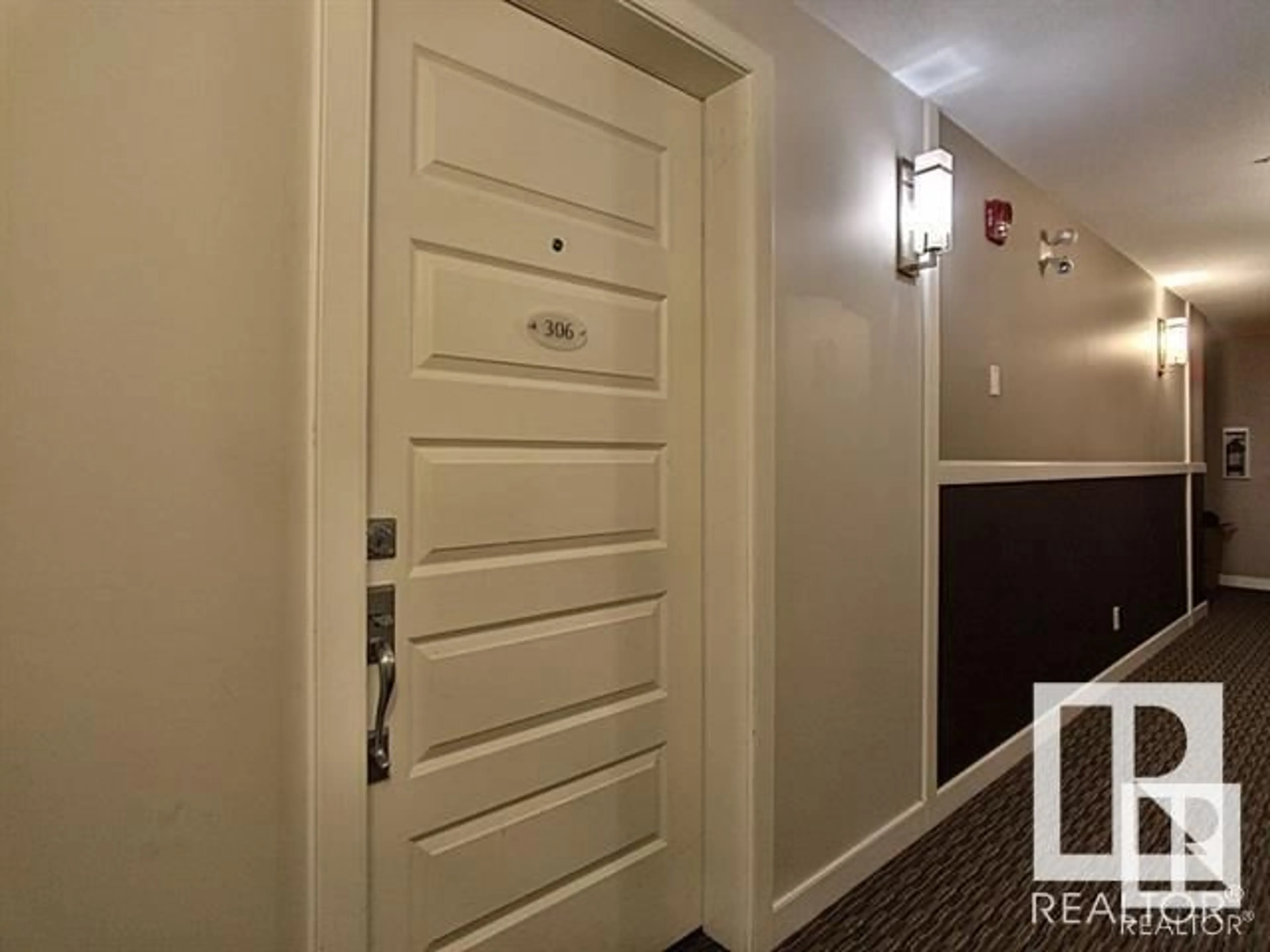 Indoor entryway for #306 8515 99 ST NW, Edmonton Alberta T6E3T7