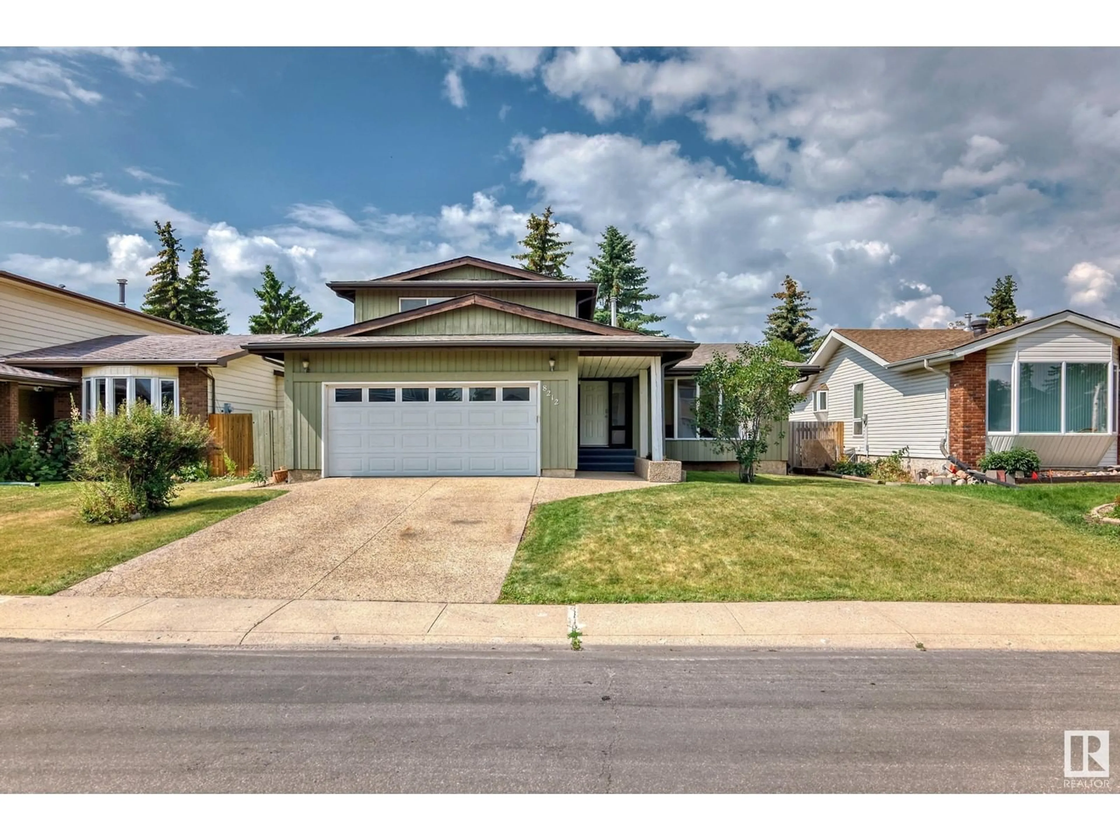 Frontside or backside of a home for 8212 184 ST NW, Edmonton Alberta T5T1G8