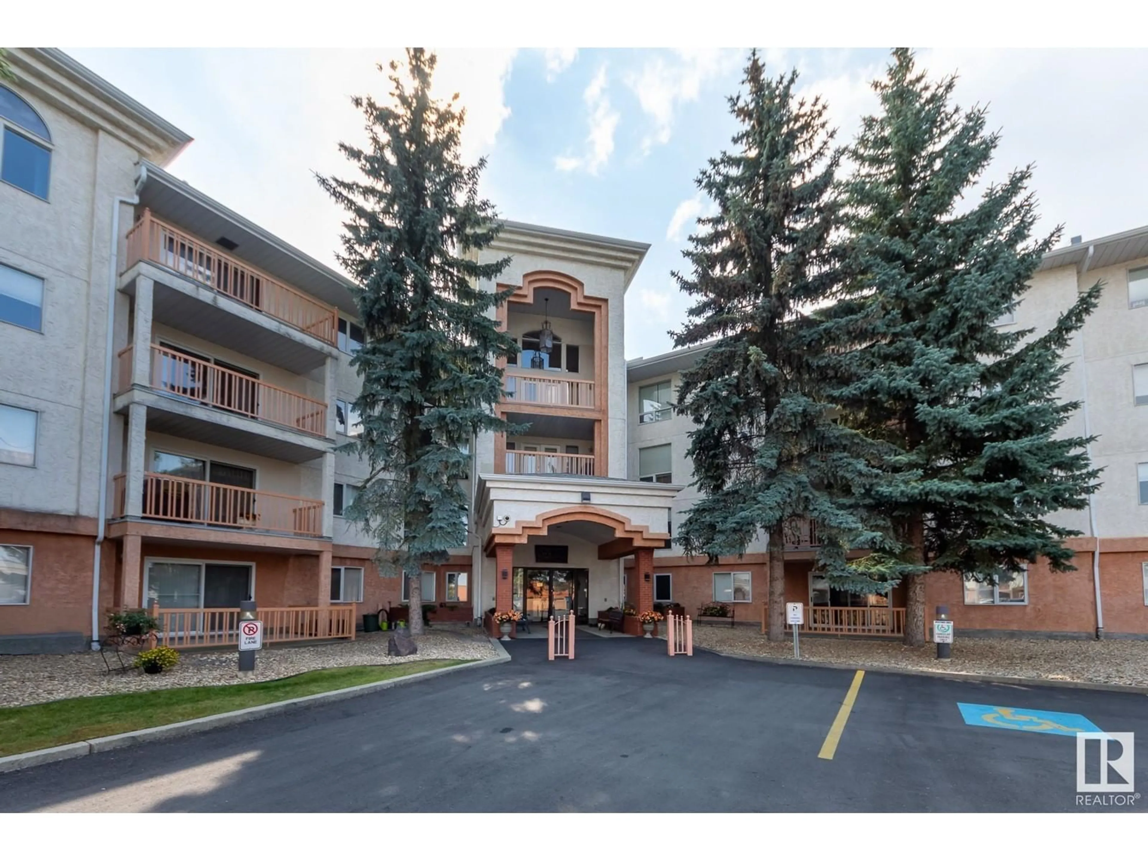 A pic from exterior of the house or condo for #303 10915 21 AV NW, Edmonton Alberta T6J6X2