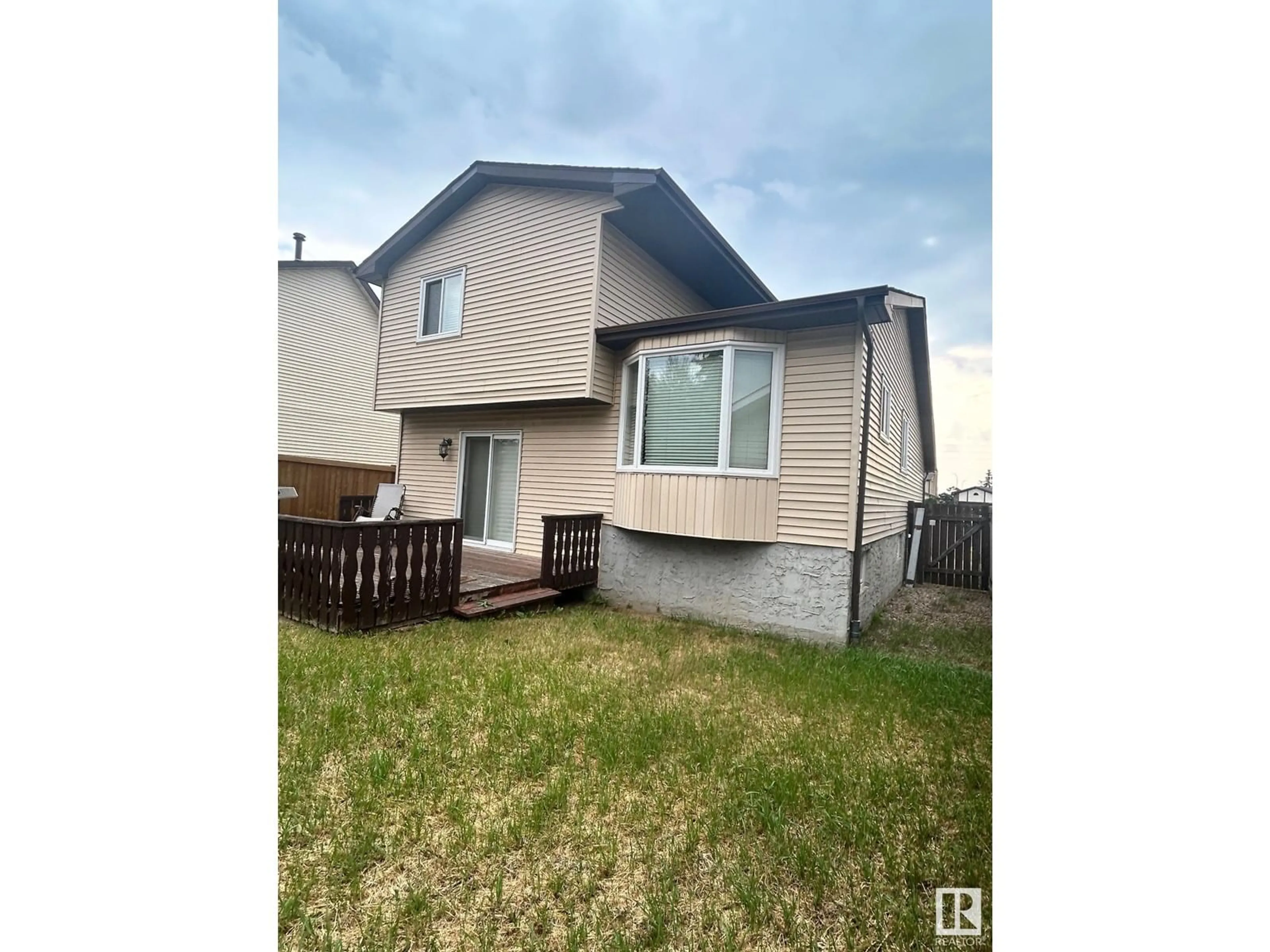 Frontside or backside of a home for 18936 80 AV NW, Edmonton Alberta T5T5C1