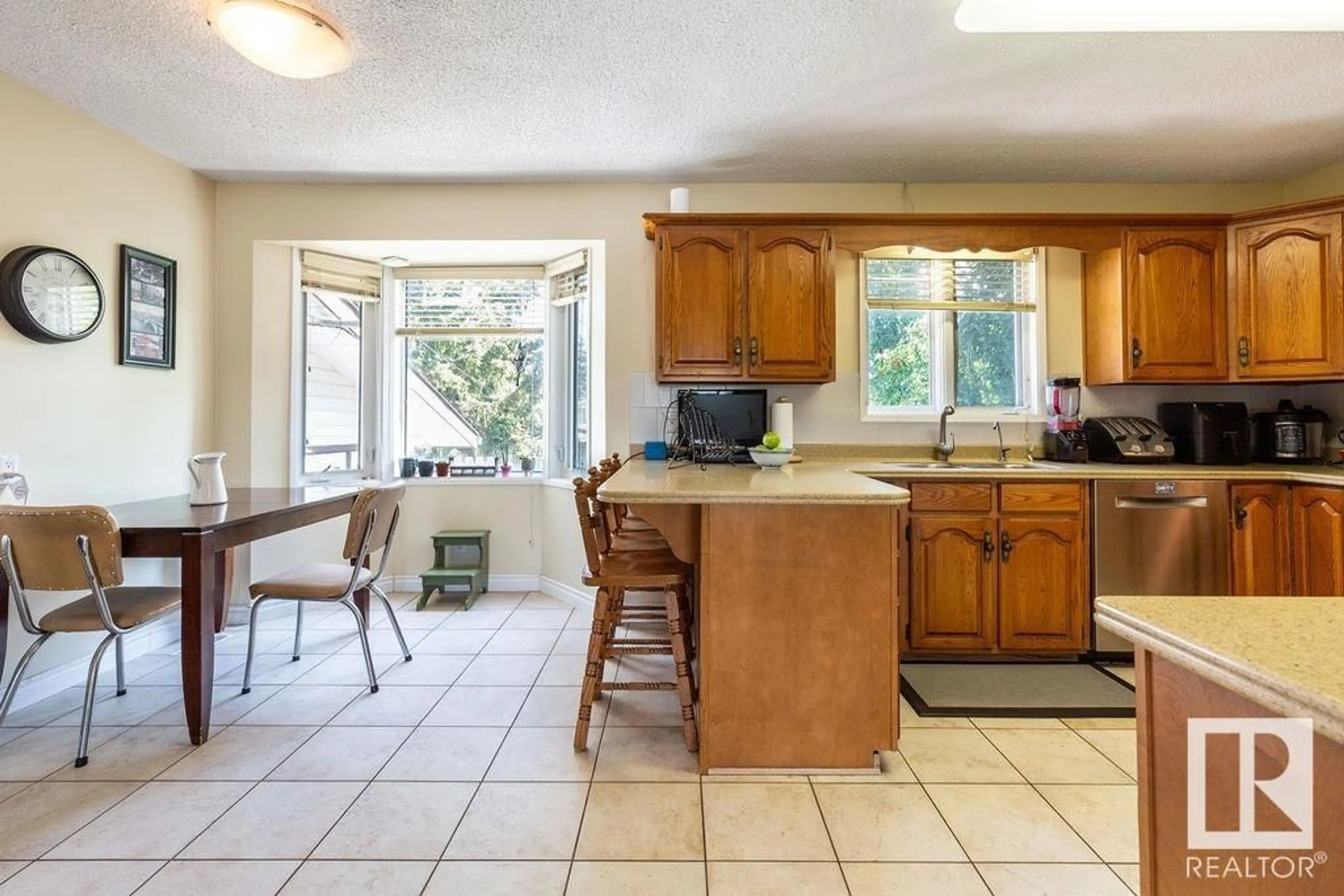 Standard kitchen, wood floors, cottage for 9421 151 ST NW, Edmonton Alberta T5R1K2